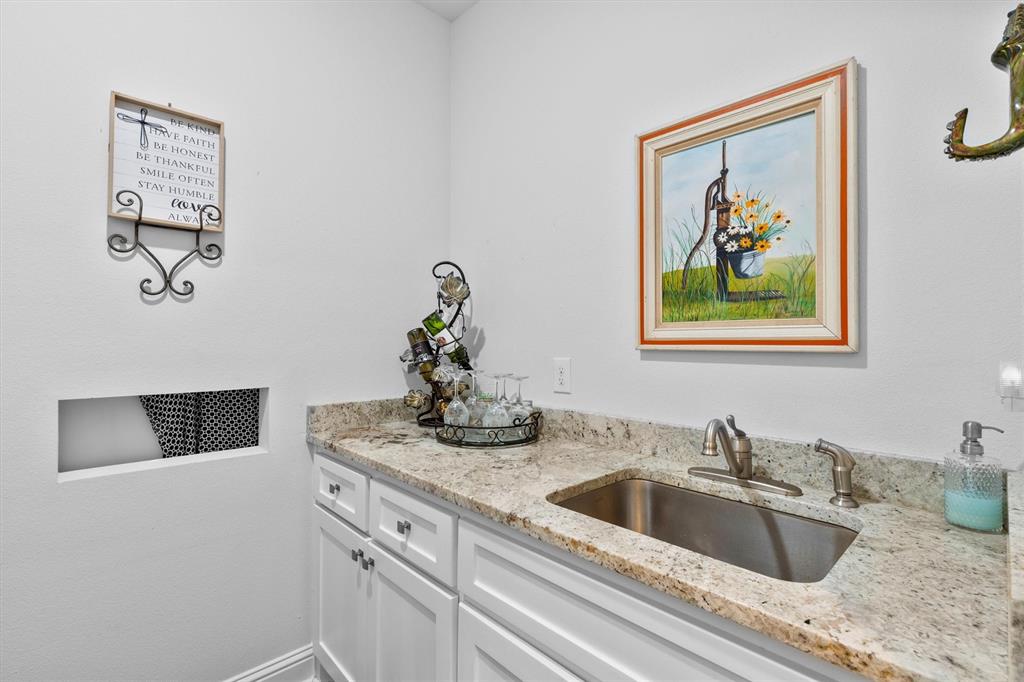 Lindale, Texas, 75771, United States, 4 Bedrooms Bedrooms, ,4 BathroomsBathrooms,Residential,For Sale,1903867