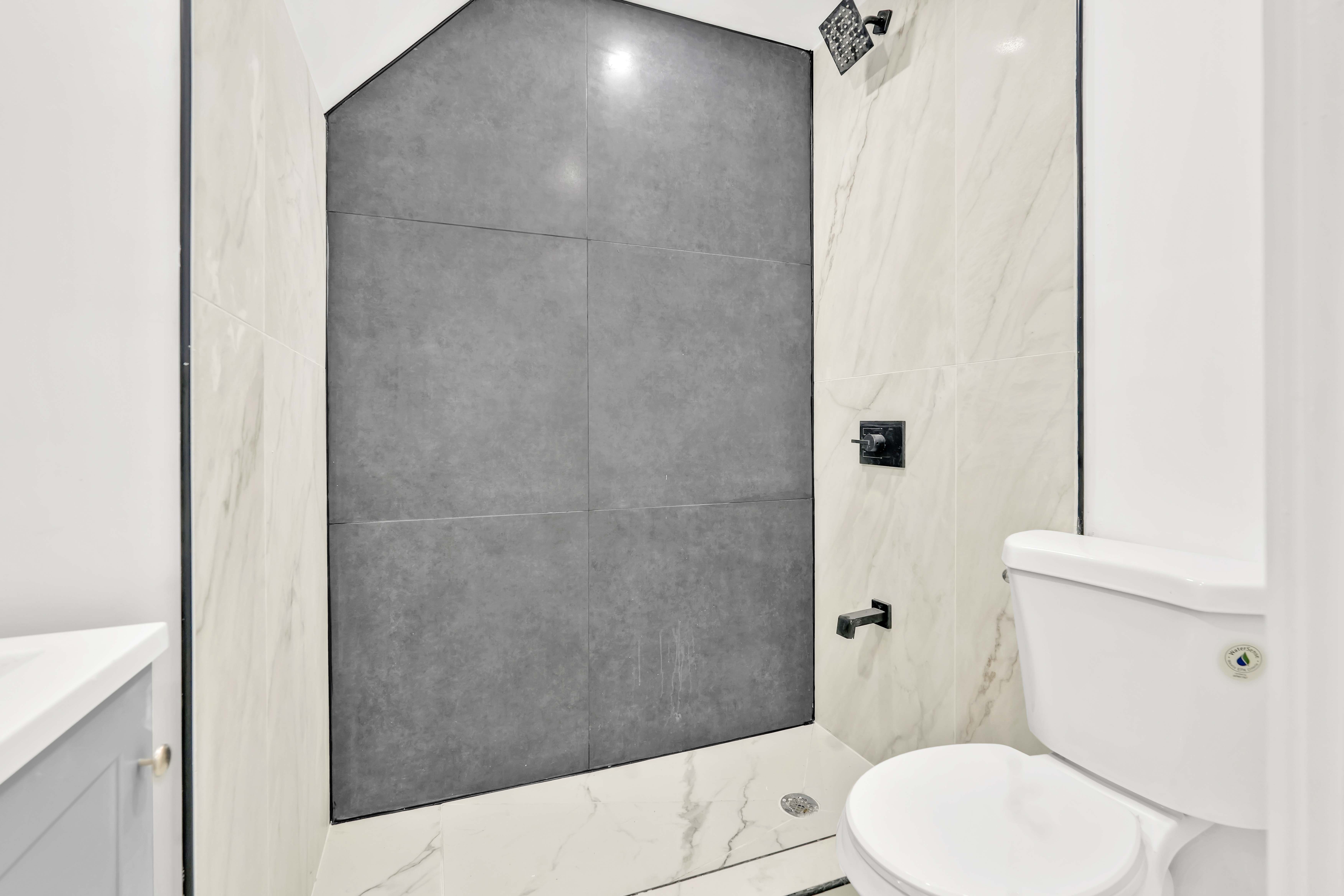 Brooklyn, New York, 11207, United States, 5 Bedrooms Bedrooms, ,4 BathroomsBathrooms,Residential,For Sale,1974760