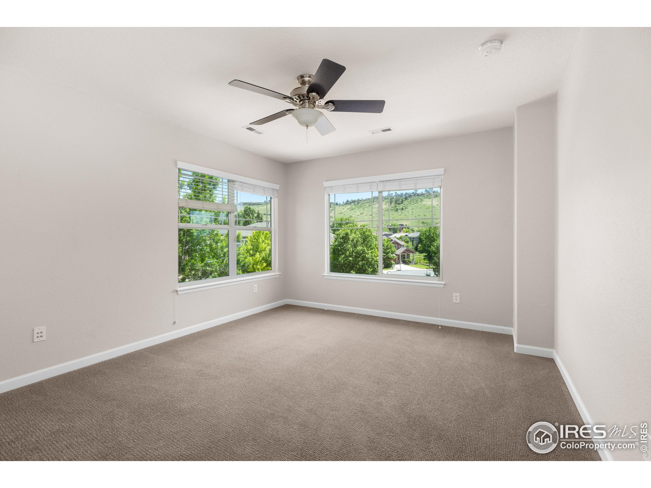 Lyons, Colorado, 80540, United States, 4 Bedrooms Bedrooms, ,3 BathroomsBathrooms,Residential,For Sale,1865994