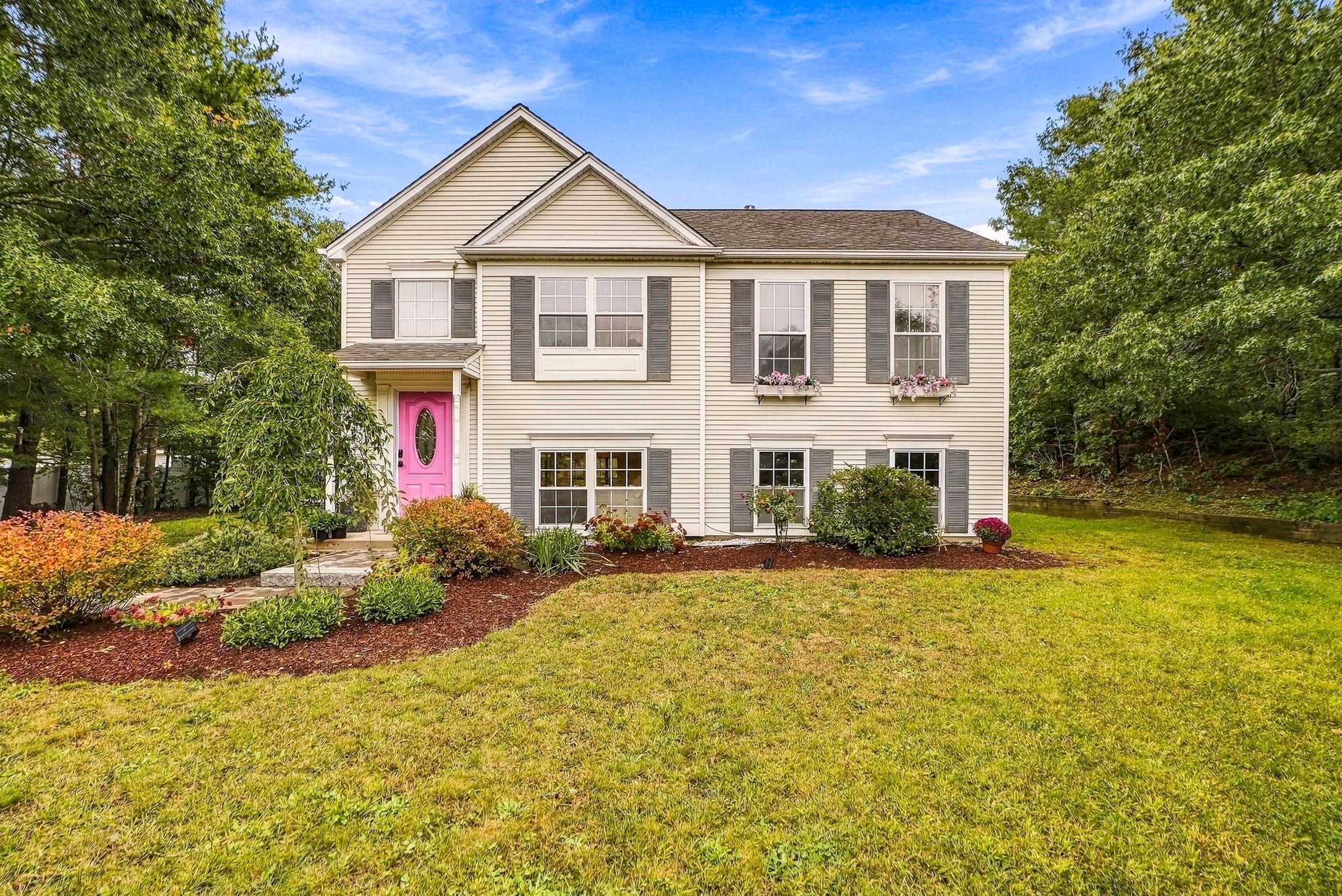 Thompson Cir, Plymouth, MA 02360