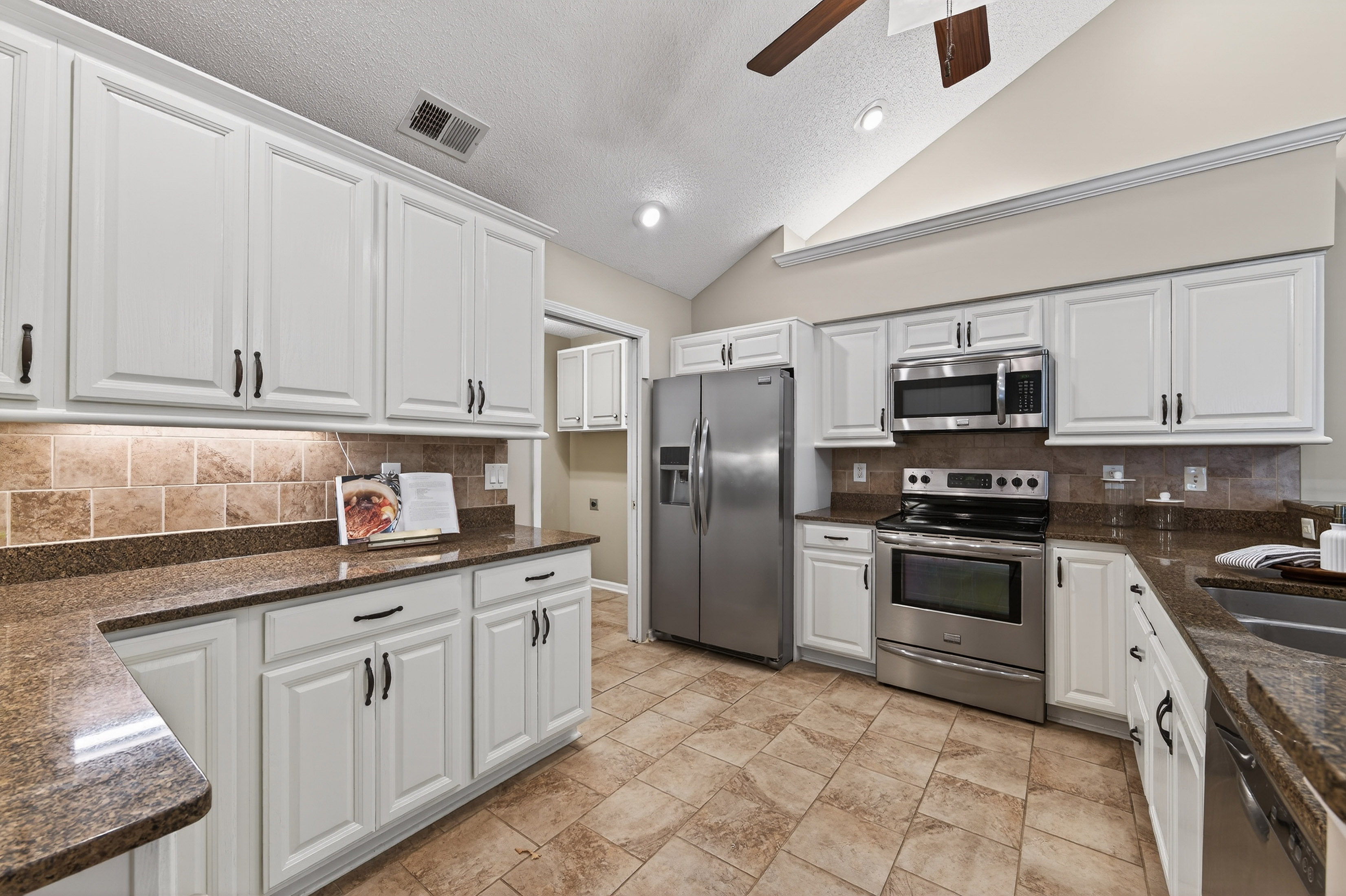  Welcome to this Virtually Maintenance-Free Ranch - 物件實景