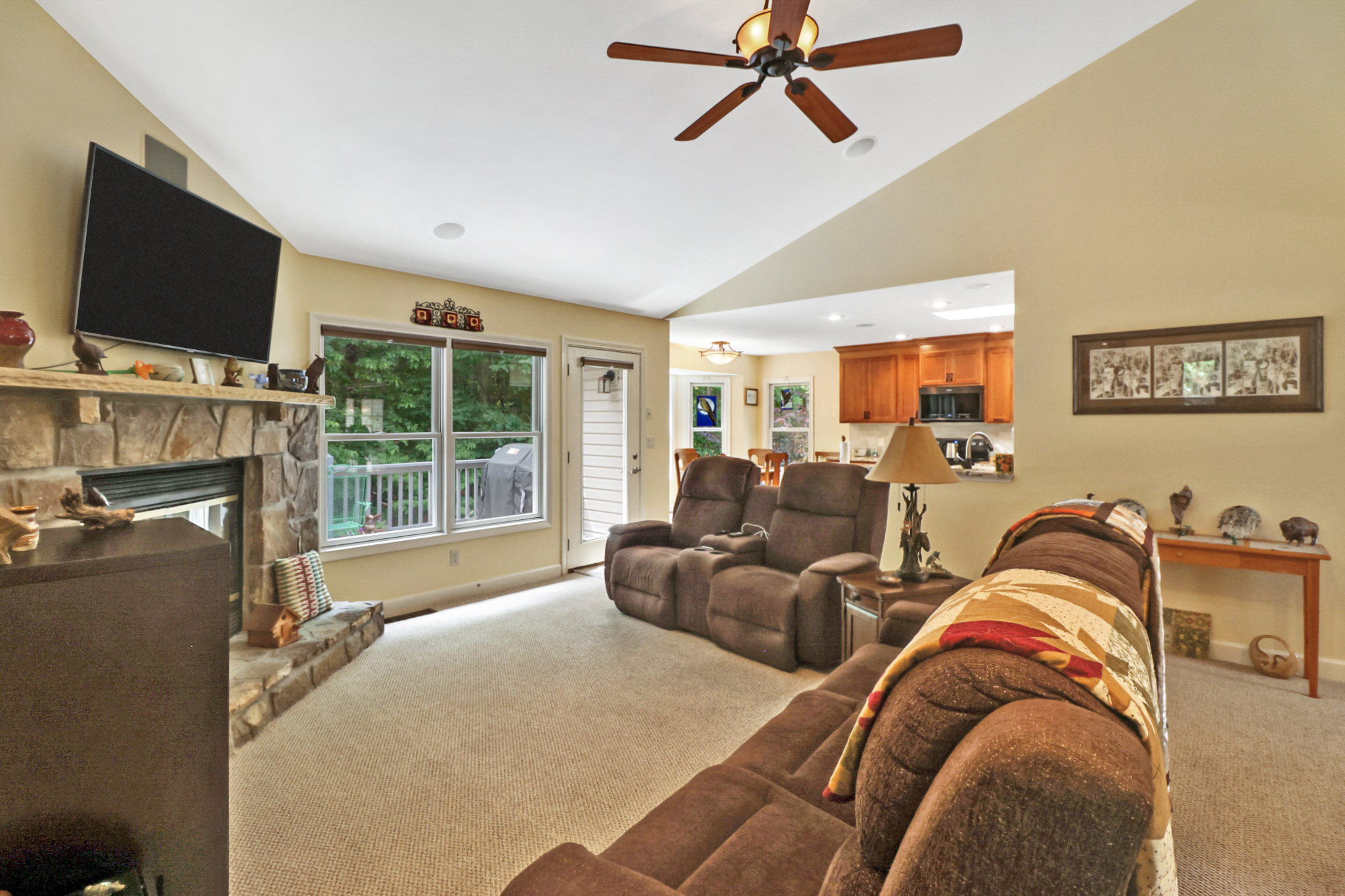 Crossville, Tennessee, 38558, United States, 3 Bedrooms Bedrooms, ,2 BathroomsBathrooms,Residential,For Sale,1975656