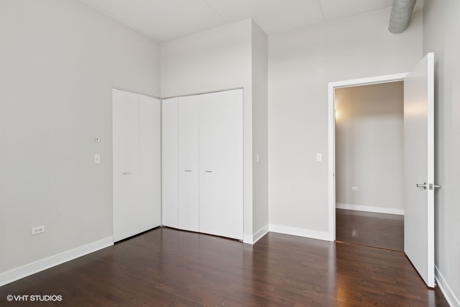 Chicago, Illinois, 60661, United States, 2 Bedrooms Bedrooms, ,2 BathroomsBathrooms,Residential,For Sale,1942571