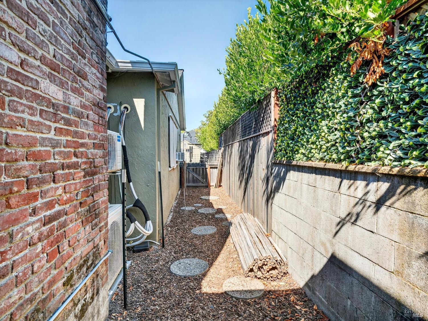St. Helena, California, 94574, United States, 2 Bedrooms Bedrooms, ,2 BathroomsBathrooms,Residential,For Sale,1932187