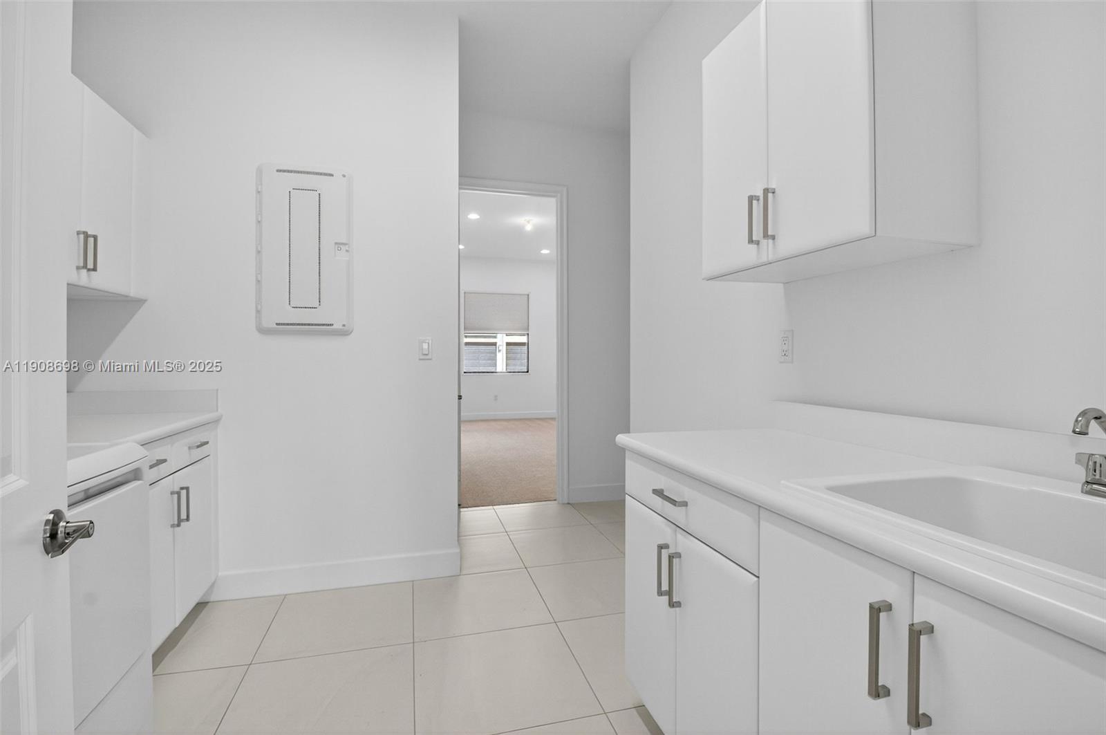 Boynton Beach, Florida, 33473, United States, 3 Bedrooms Bedrooms, ,4 BathroomsBathrooms,Residential,For Sale,1991077