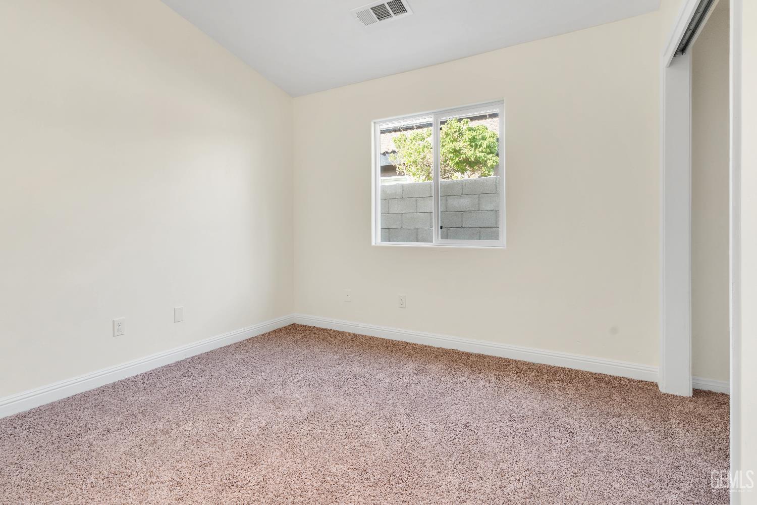 Bakersfield, California, 93311, United States, 5 Bedrooms Bedrooms, ,2 BathroomsBathrooms,Residential,For Sale,1949129