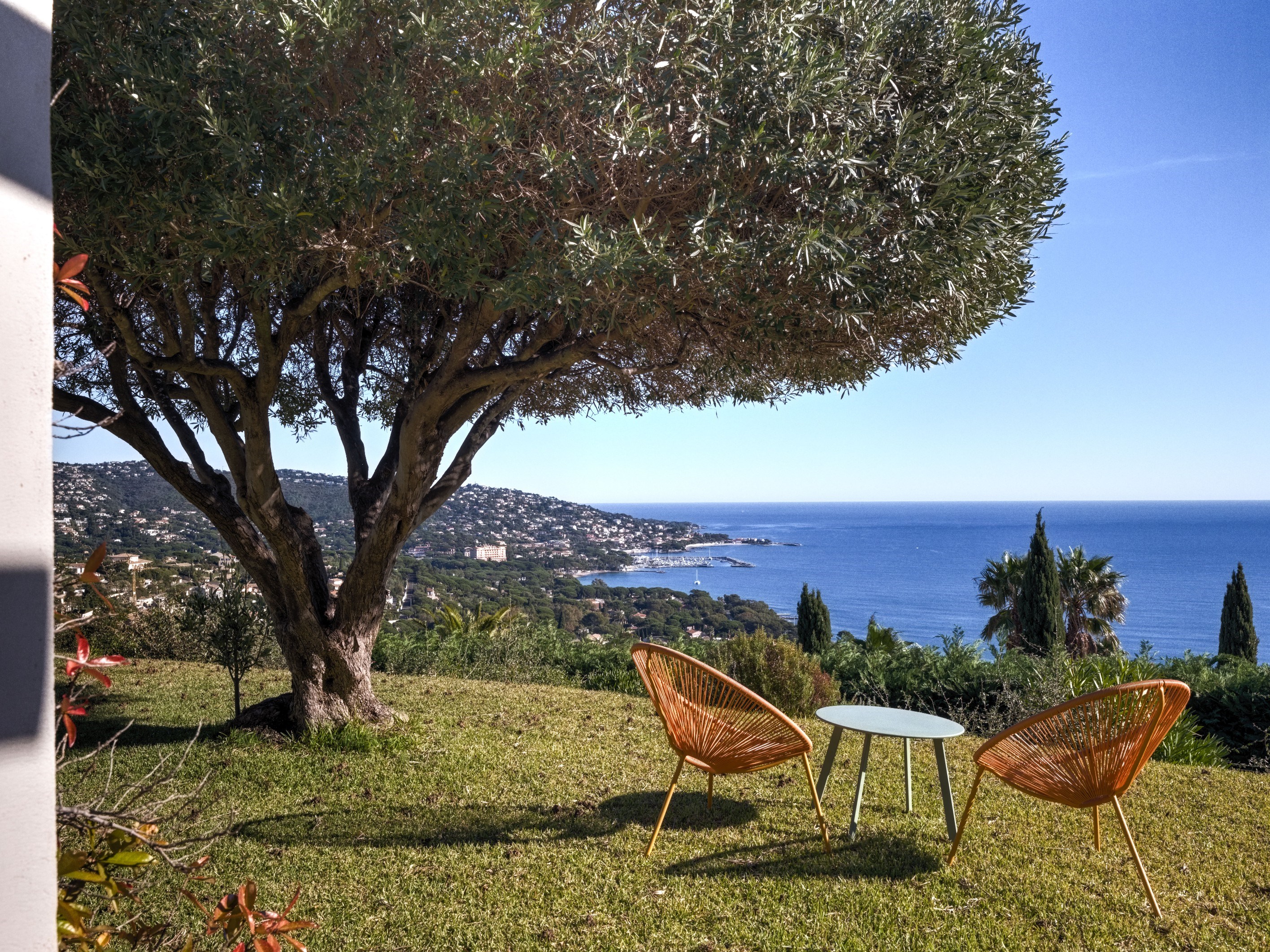  Contemporary villa with panoramic sea view for sale in Sainte-Maxime - 物件實景