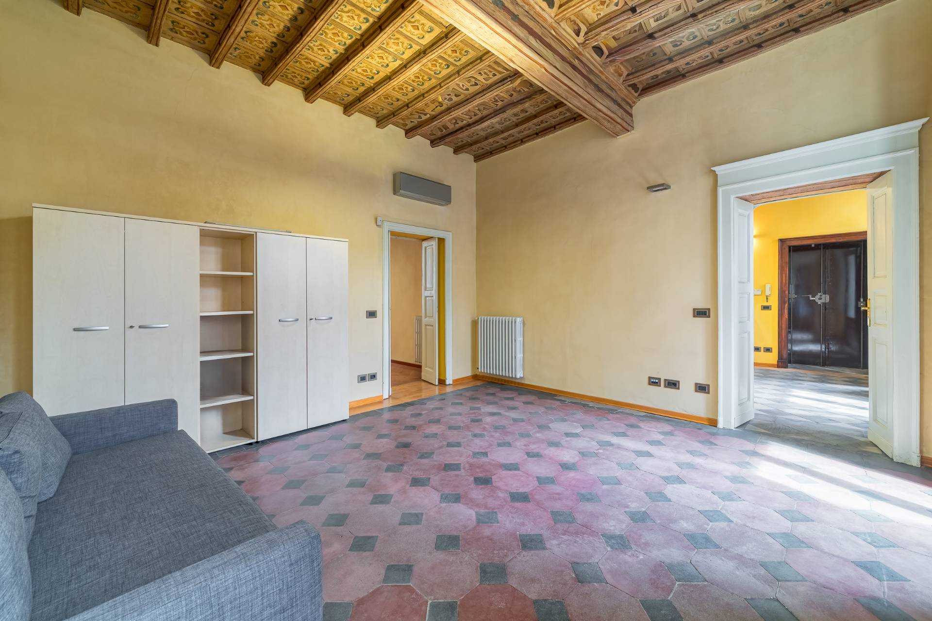 Torino, Torino, 10100, IT, 3 Bedrooms Bedrooms, ,1 BathroomBathrooms,Residential,For Sale,1925782