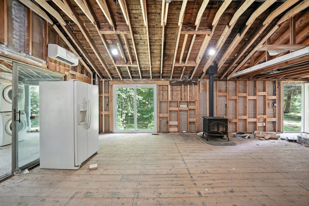Belchertown, Massachusetts, 01007, United States, 2 Bedrooms Bedrooms, ,2 BathroomsBathrooms,Residential,For Sale,1918554