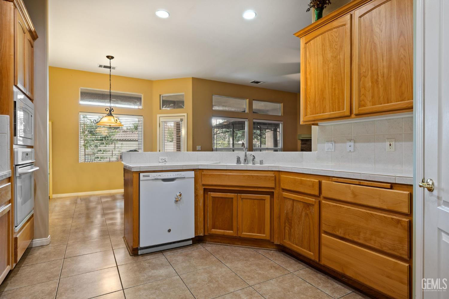 Bakersfield, California, 93312, United States, 4 Bedrooms Bedrooms, ,3 BathroomsBathrooms,Residential,For Sale,1992986