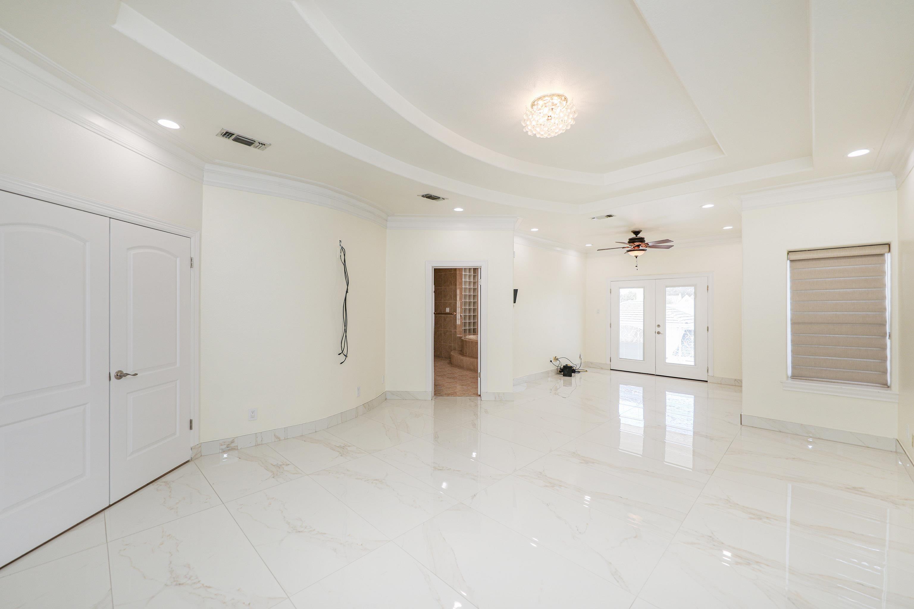 Laredo, Texas, 78041, United States, 4 Bedrooms Bedrooms, ,6 BathroomsBathrooms,Residential,For Sale,1989107