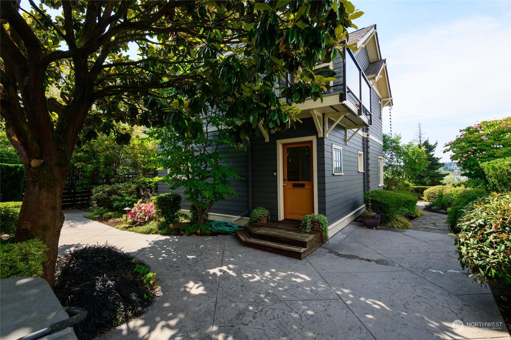 6626 GREEN LAKE WAY N, SEATTLE, Washington, 98103, United States, 3 Bedrooms Bedrooms, ,4 BathroomsBathrooms,Residential,For Sale,6626 GREEN LAKE WAY N,1433732