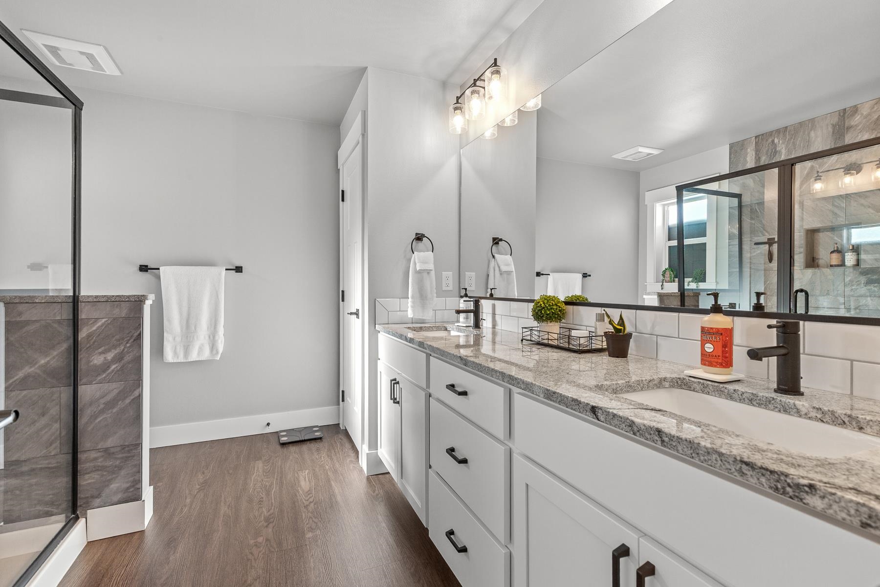 Greenacres, Washington, 99016, United States, 3 Bedrooms Bedrooms, ,2 BathroomsBathrooms,Residential,For Sale,1988561