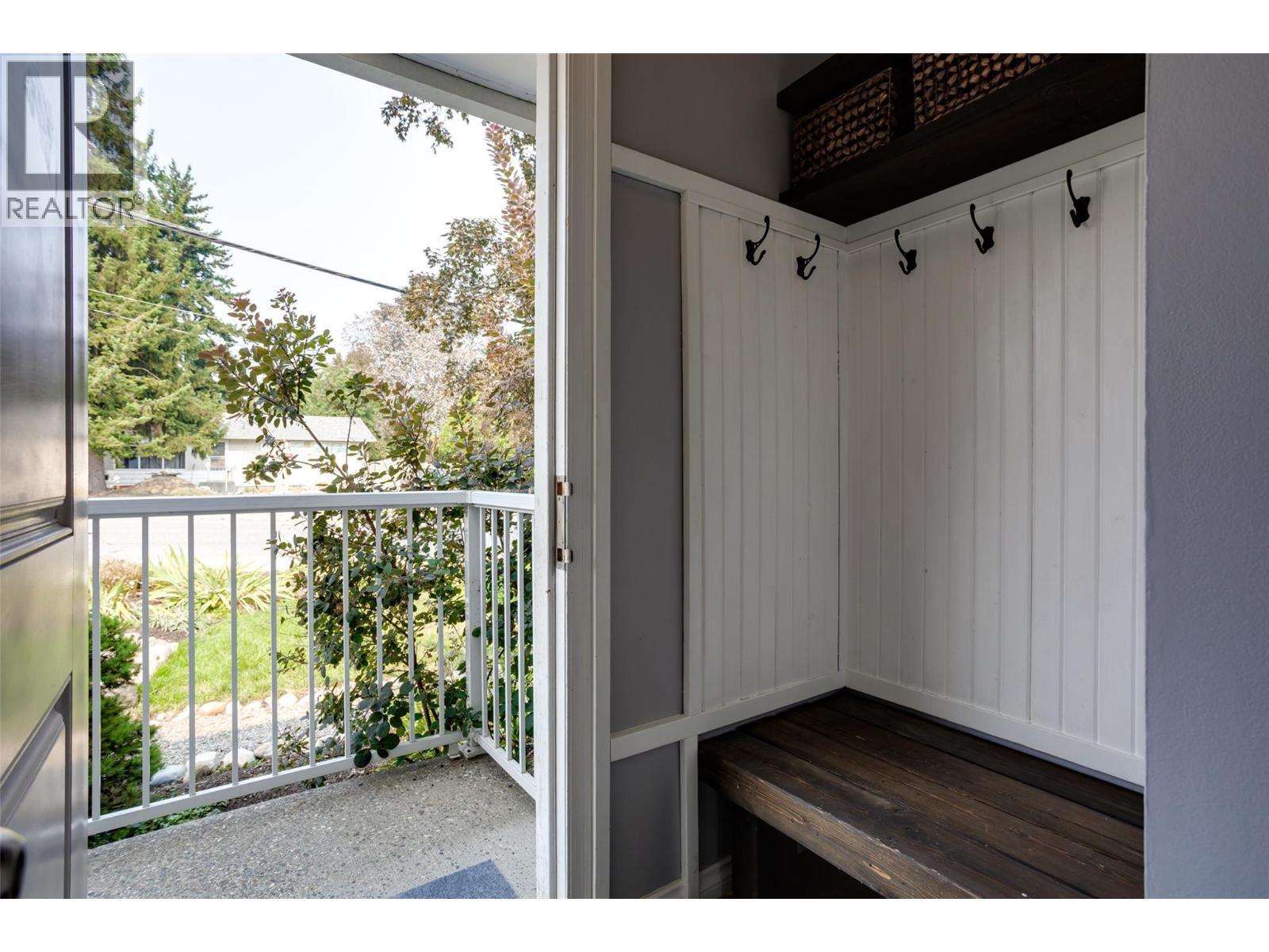 KELOWNA, British Columbia, V1V 1E2, CA, 4 Bedrooms Bedrooms, ,3 BathroomsBathrooms,Residential,For Sale,1961625