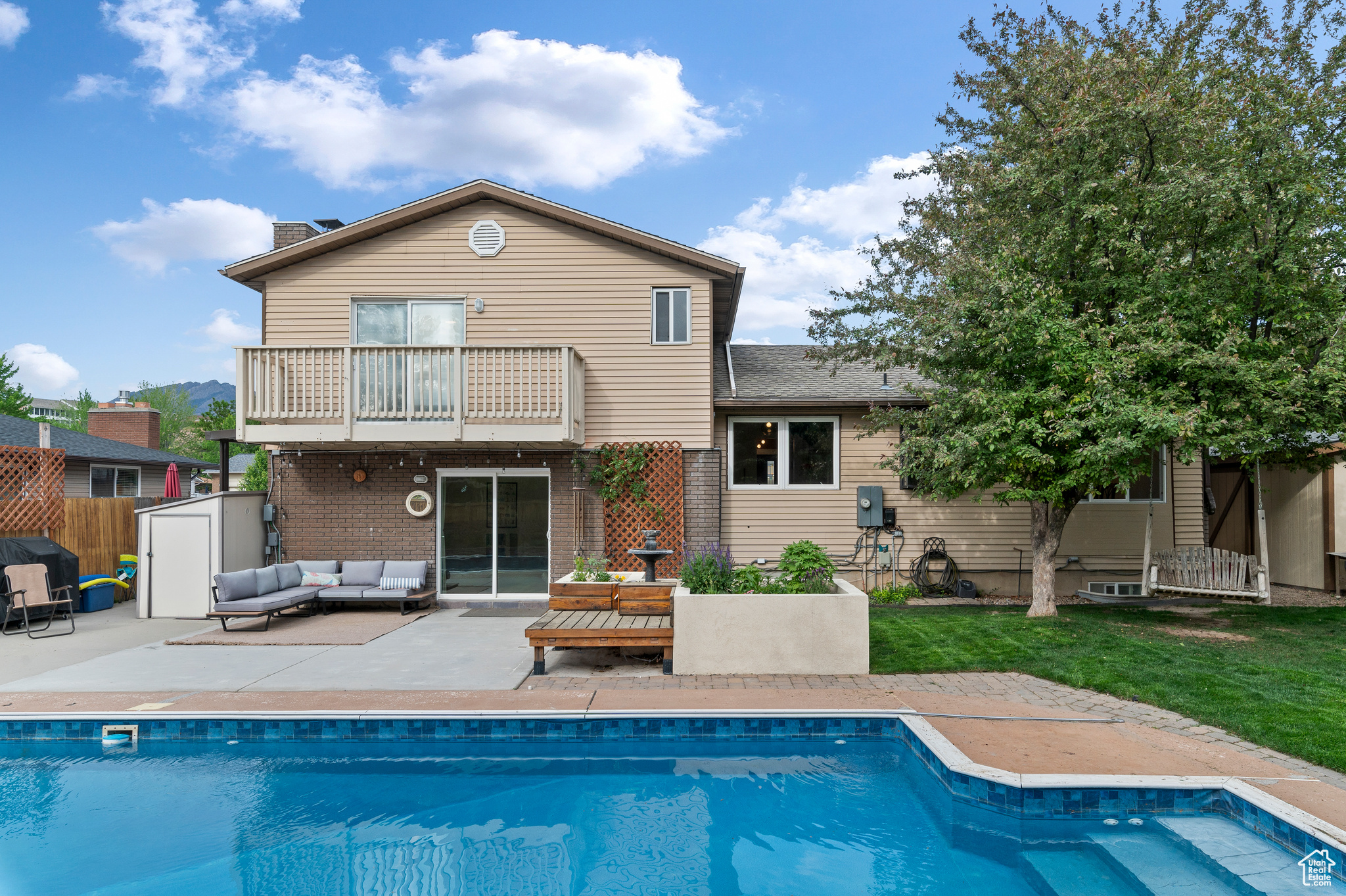 Sandy, Utah, 84093, United States, 6 Bedrooms Bedrooms, ,2 BathroomsBathrooms,Residential,For Sale,1882601