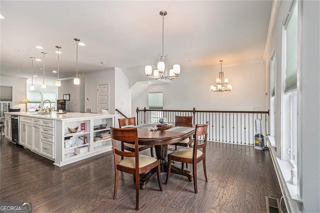 Atlanta, Georgia, 30324, United States, 4 Bedrooms Bedrooms, ,5 BathroomsBathrooms,Residential,For Sale,1909913