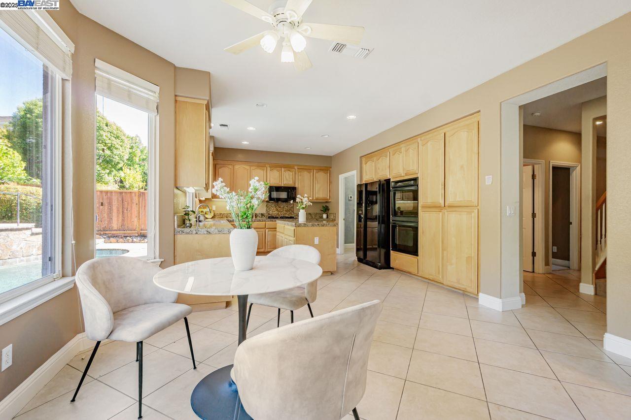 Concord, California, 94521, United States, 5 Bedrooms Bedrooms, ,3 BathroomsBathrooms,Residential,For Sale,1989306