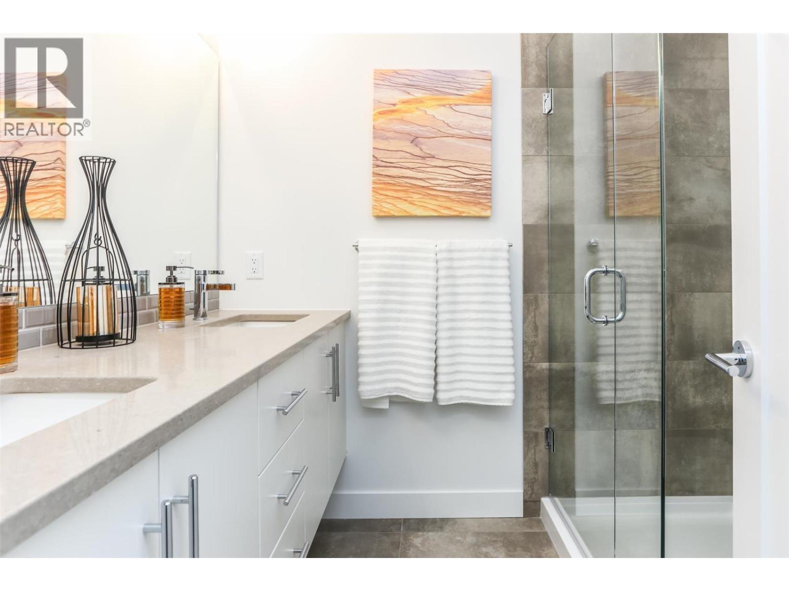 KELOWNA, British Columbia, V1V 0H2, CA, 3 Bedrooms Bedrooms, ,2 BathroomsBathrooms,Residential,For Sale,1961445