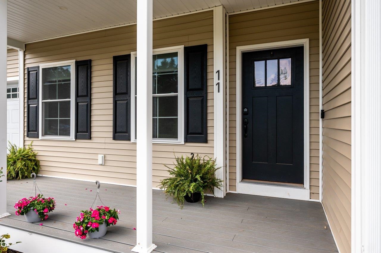 Weare, New Hampshire, 03281, United States, 4 Bedrooms Bedrooms, ,4 BathroomsBathrooms,Residential,For Sale,1908360