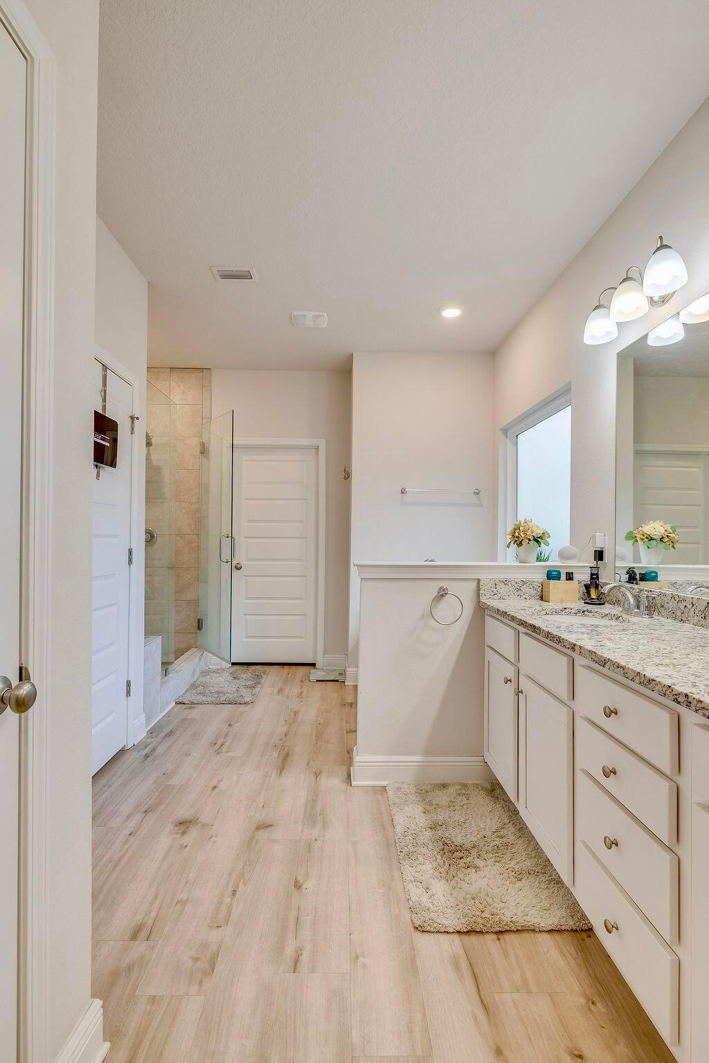 Freeport, Florida, 32439, United States, 5 Bedrooms Bedrooms, ,3 BathroomsBathrooms,Residential,For Sale,1976395