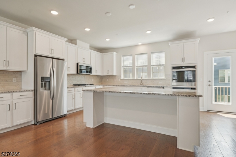 Warren Twp., New Jersey, 07059, United States, 4 Bedrooms Bedrooms, ,4 BathroomsBathrooms,Residential,For Sale,1940451