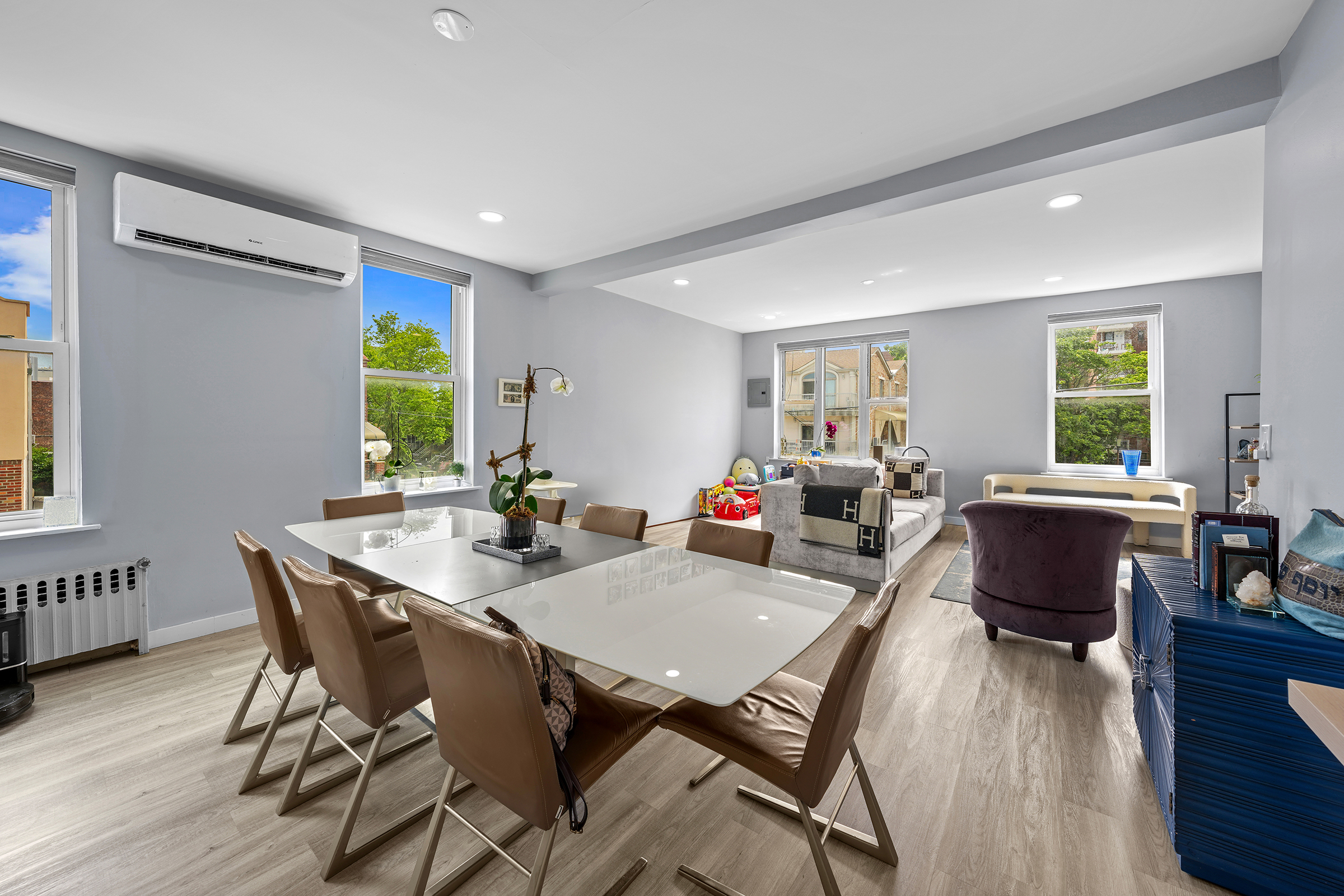 Brooklyn, New York, 11223, United States, 5 Bedrooms Bedrooms, ,4 BathroomsBathrooms,Residential,For Sale,1977618