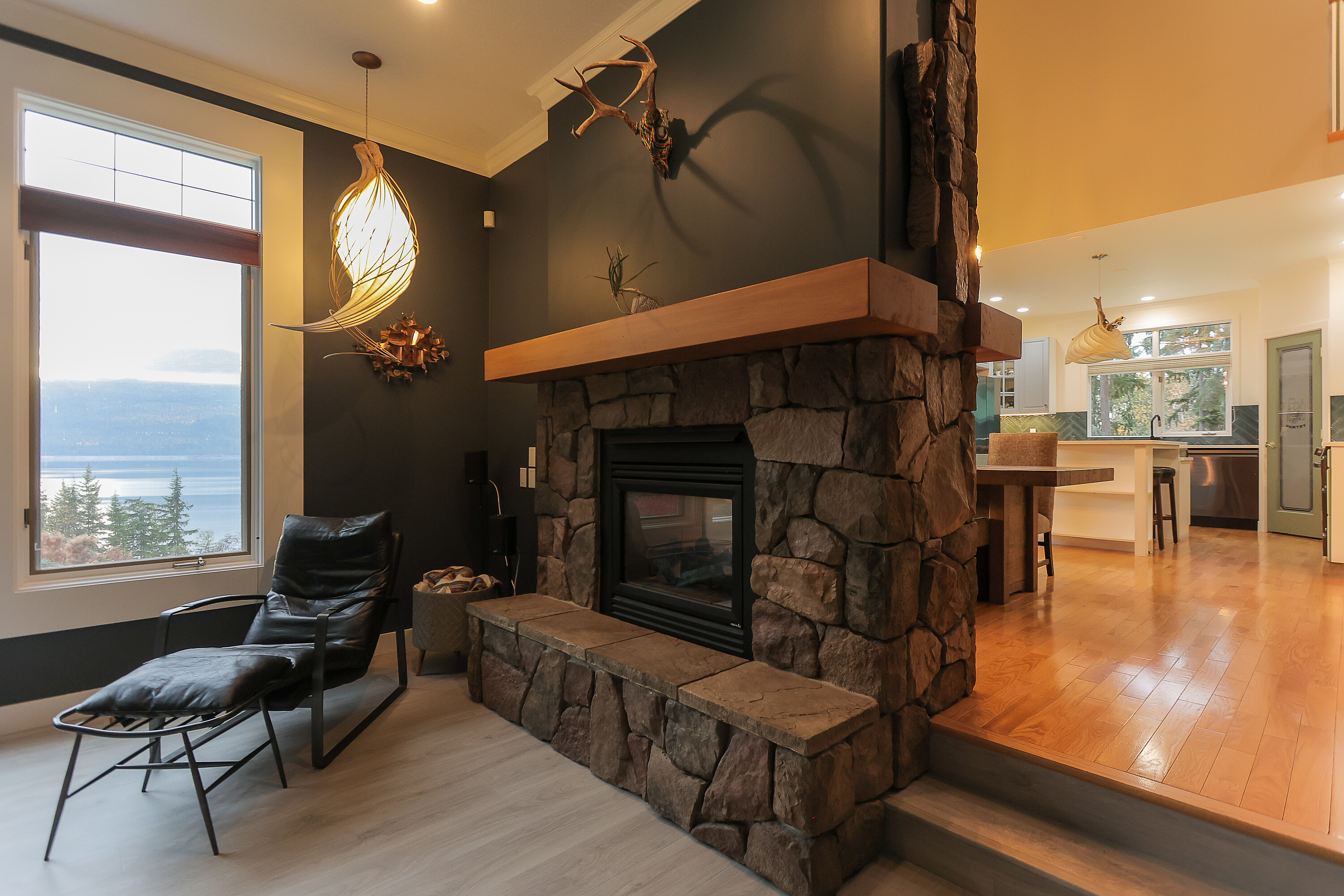  Nakusp Waterfront Estate - 物件實景