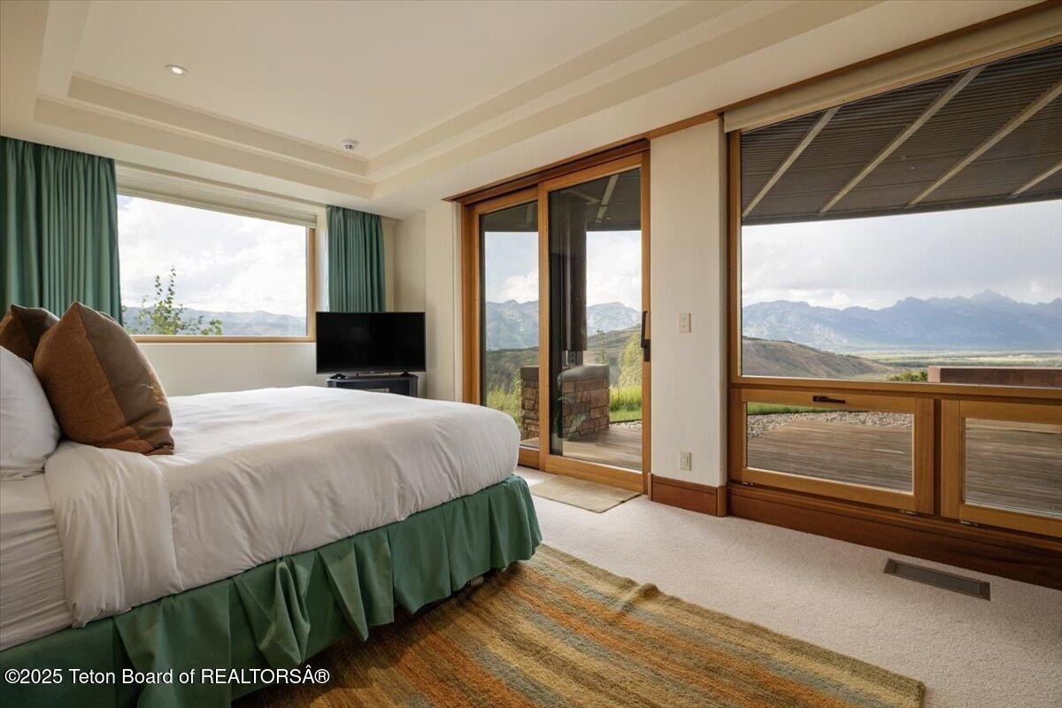 Jackson, Wyoming, 83001, United States, 4 Bedrooms Bedrooms, ,5 BathroomsBathrooms,Residential,For Sale,1979061