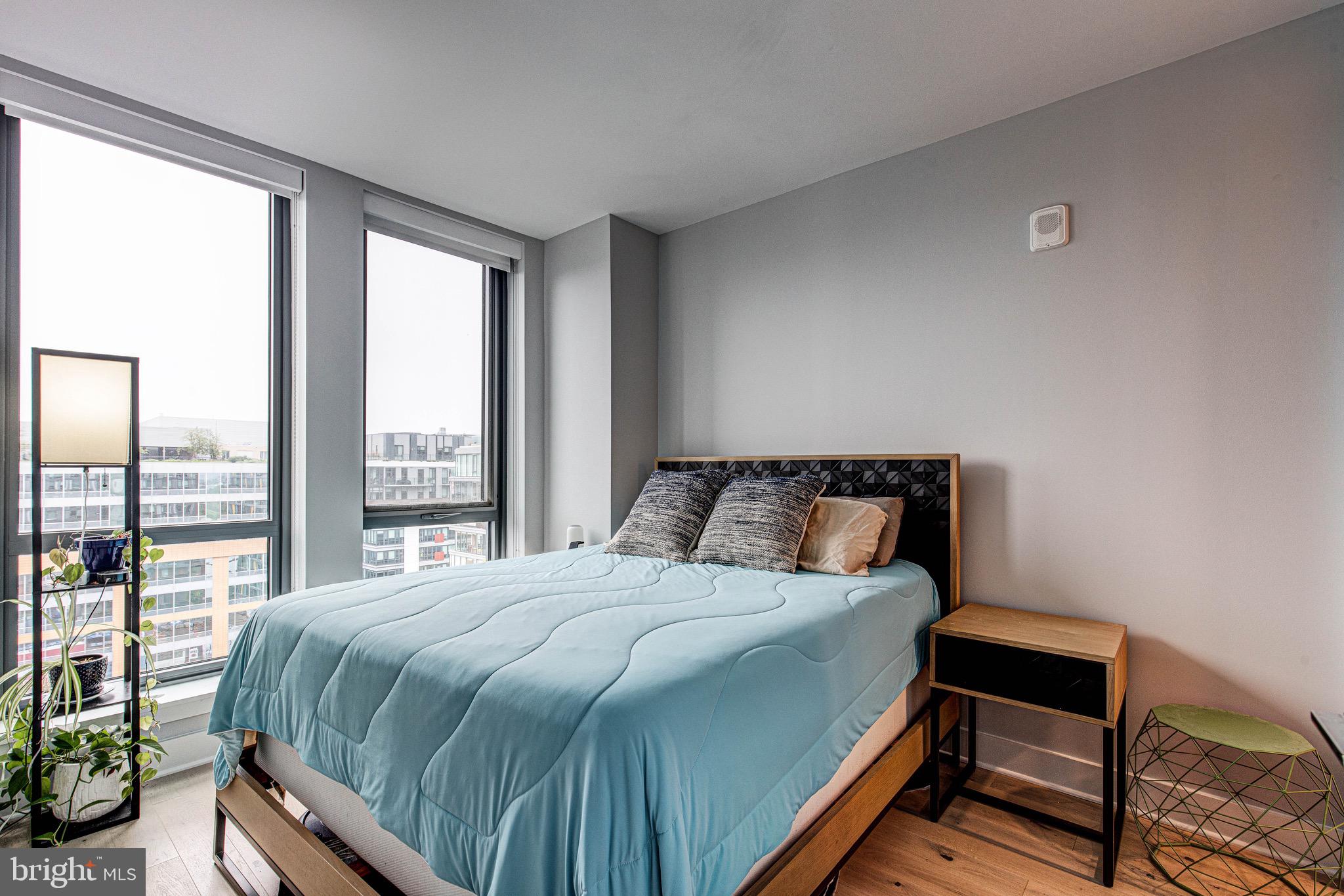 Washington, District of Columbia, 20003, United States, 2 Bedrooms Bedrooms, ,1 BathroomBathrooms,Residential,For Sale,1895194