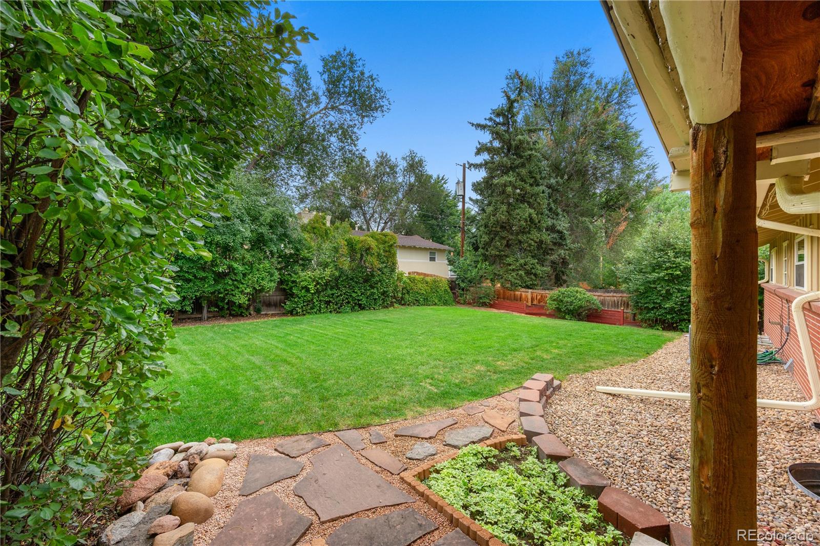 Lakewood, Colorado, 80214, United States, 3 Bedrooms Bedrooms, ,2 BathroomsBathrooms,Residential,For Sale,1940833