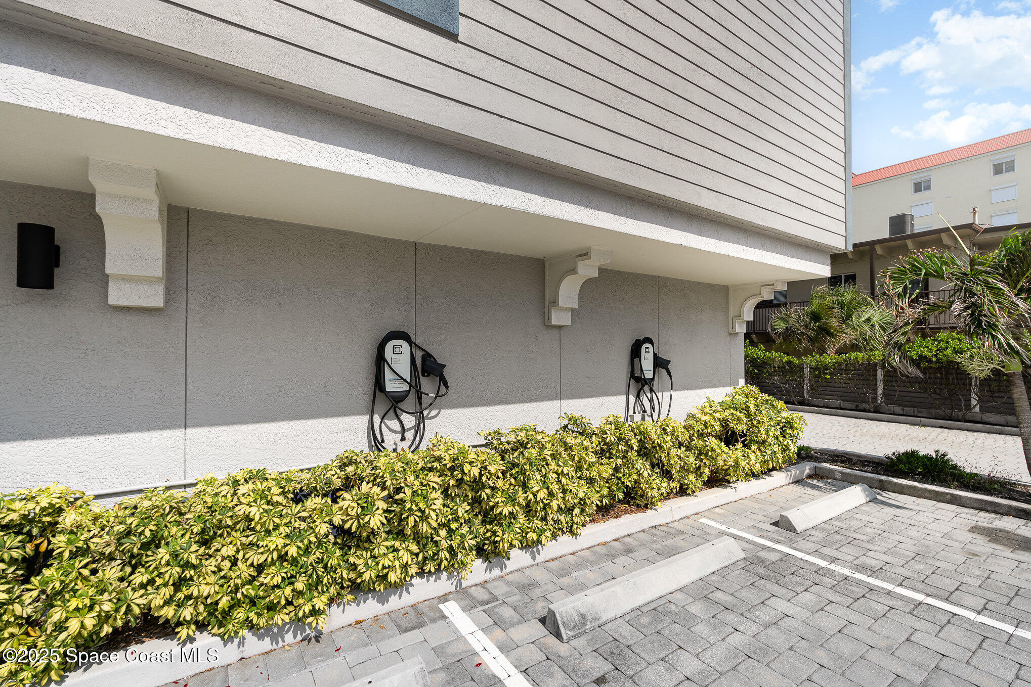 Cocoa Beach, Florida, 32931, United States, 2 Bedrooms Bedrooms, ,2 BathroomsBathrooms,Residential,For Sale,1975351