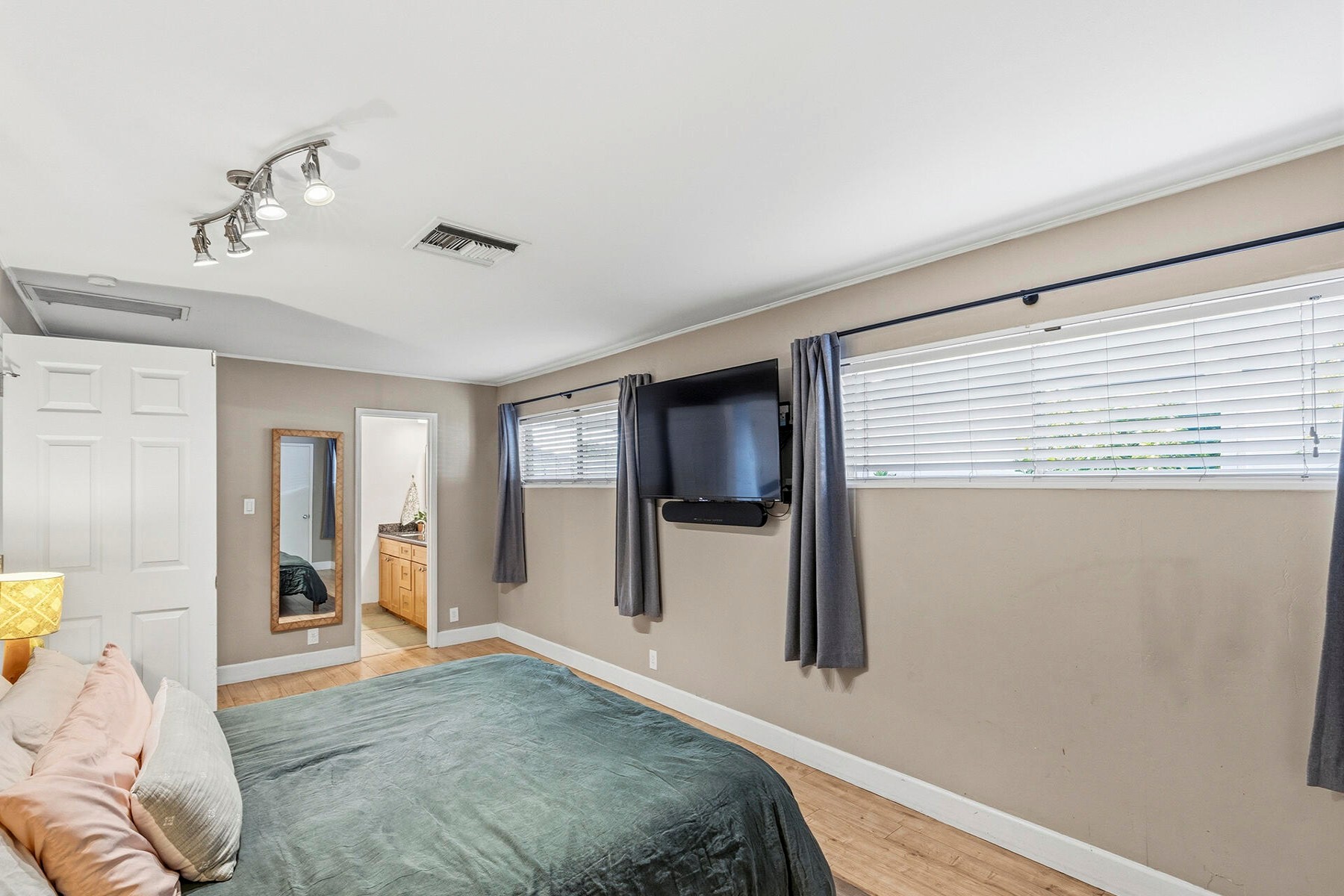  6804 N 11th Street  Phoenix, AZ - 物件實景