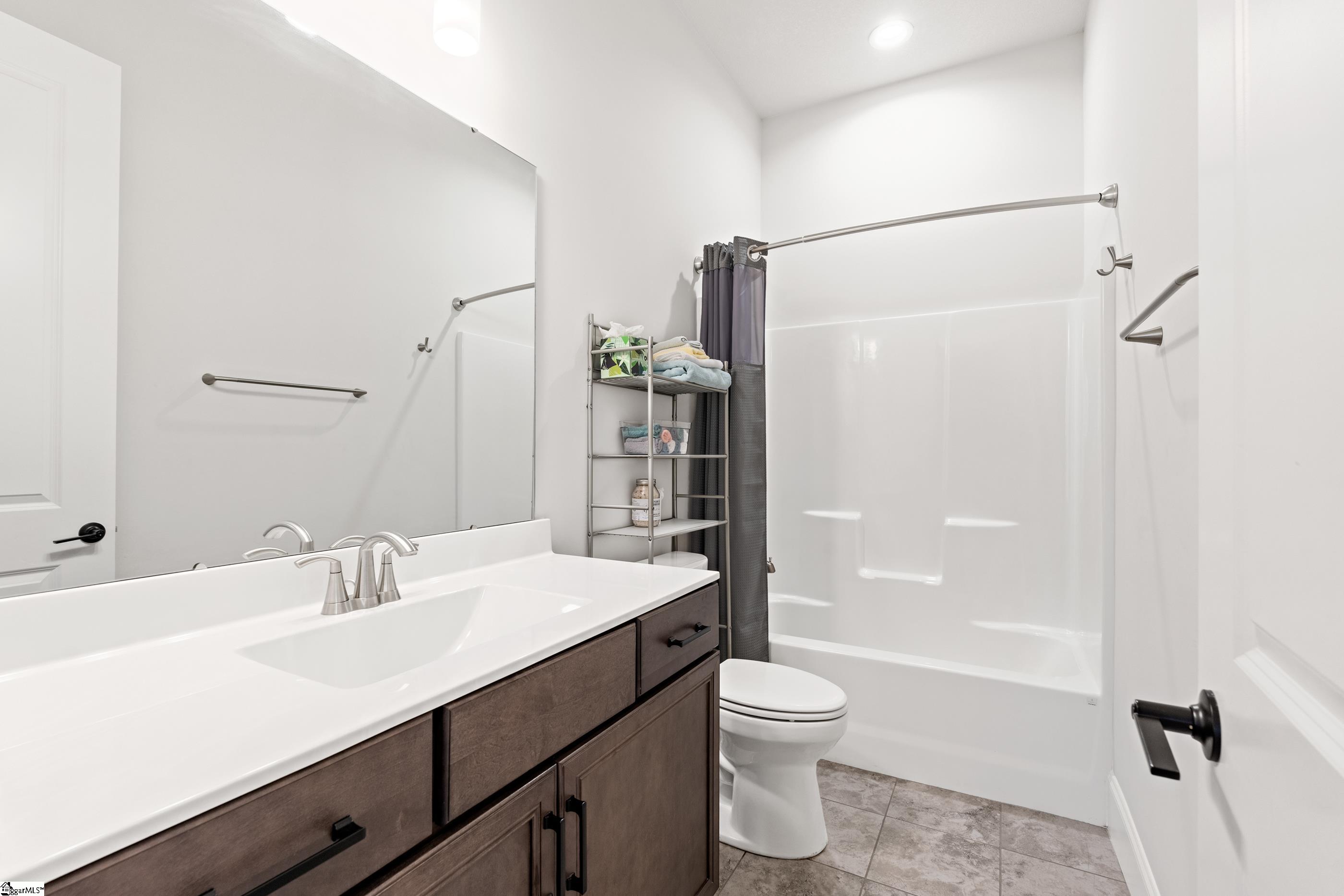 Simpsonville, South Carolina, 29680, United States, 4 Bedrooms Bedrooms, ,3 BathroomsBathrooms,Residential,For Sale,1925678