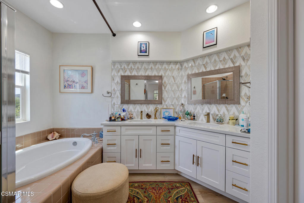 Newbury Park, California, 91320, United States, 3 Bedrooms Bedrooms, ,3 BathroomsBathrooms,Residential,For Sale,2048457