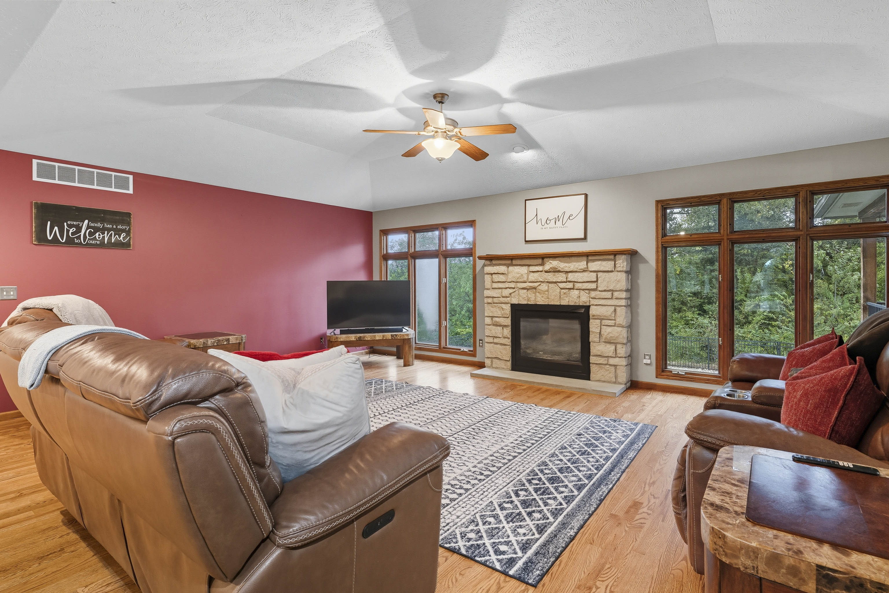 Manhattan, Kansas, 66502, United States, 5 Bedrooms Bedrooms, ,3 BathroomsBathrooms,Residential,For Sale,1960988