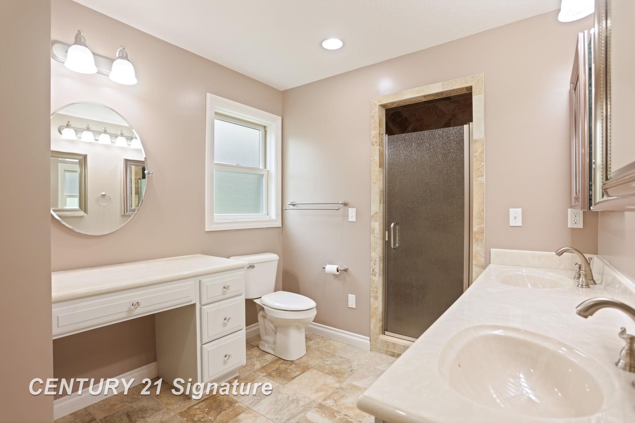 Freeland, Michigan, 48623, United States, 4 Bedrooms Bedrooms, ,3 BathroomsBathrooms,Residential,For Sale,1924442