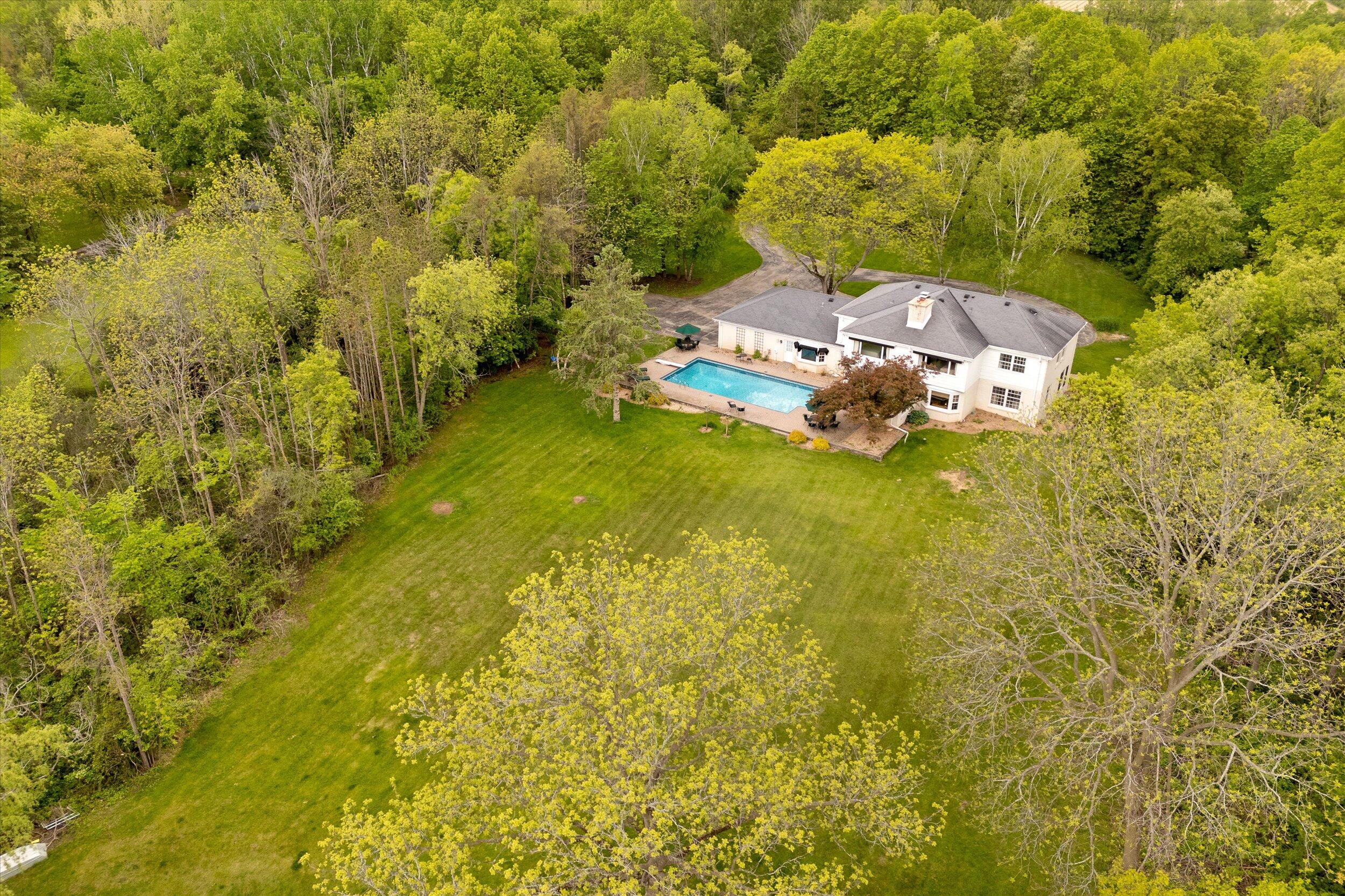 Mequon, Wisconsin, 53097, United States, 5 Bedrooms Bedrooms, ,5 BathroomsBathrooms,Residential,For Sale,1907648