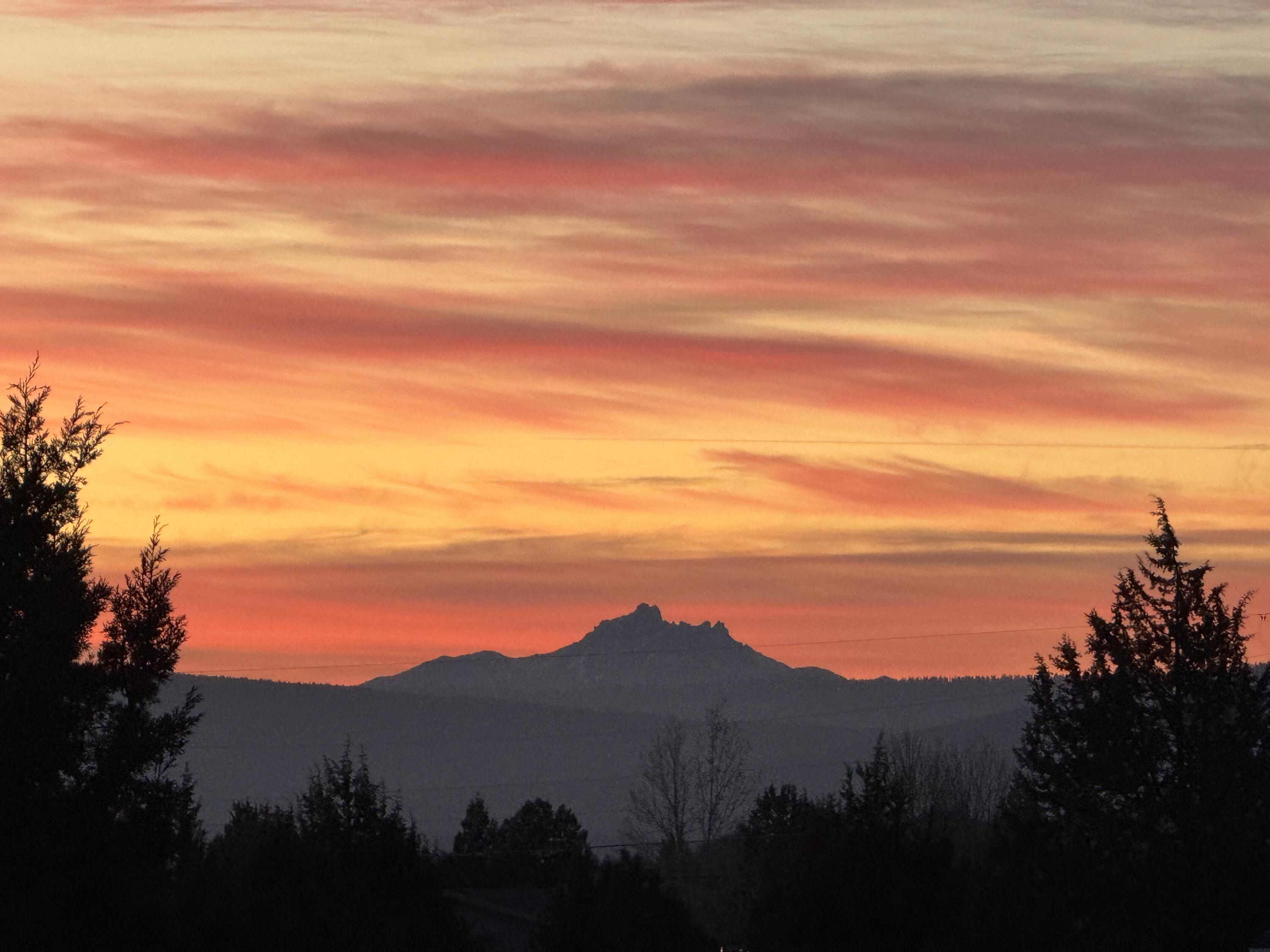 Terrebonne, Oregon, 97760, United States, 3 Bedrooms Bedrooms, ,2 BathroomsBathrooms,Residential,For Sale,2009315