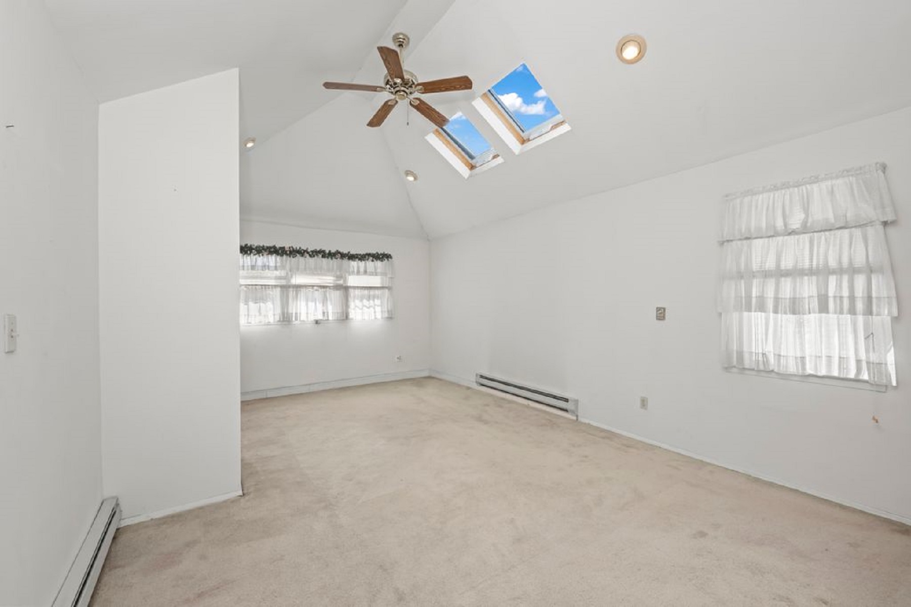  982 E42nd Street - 物件實景