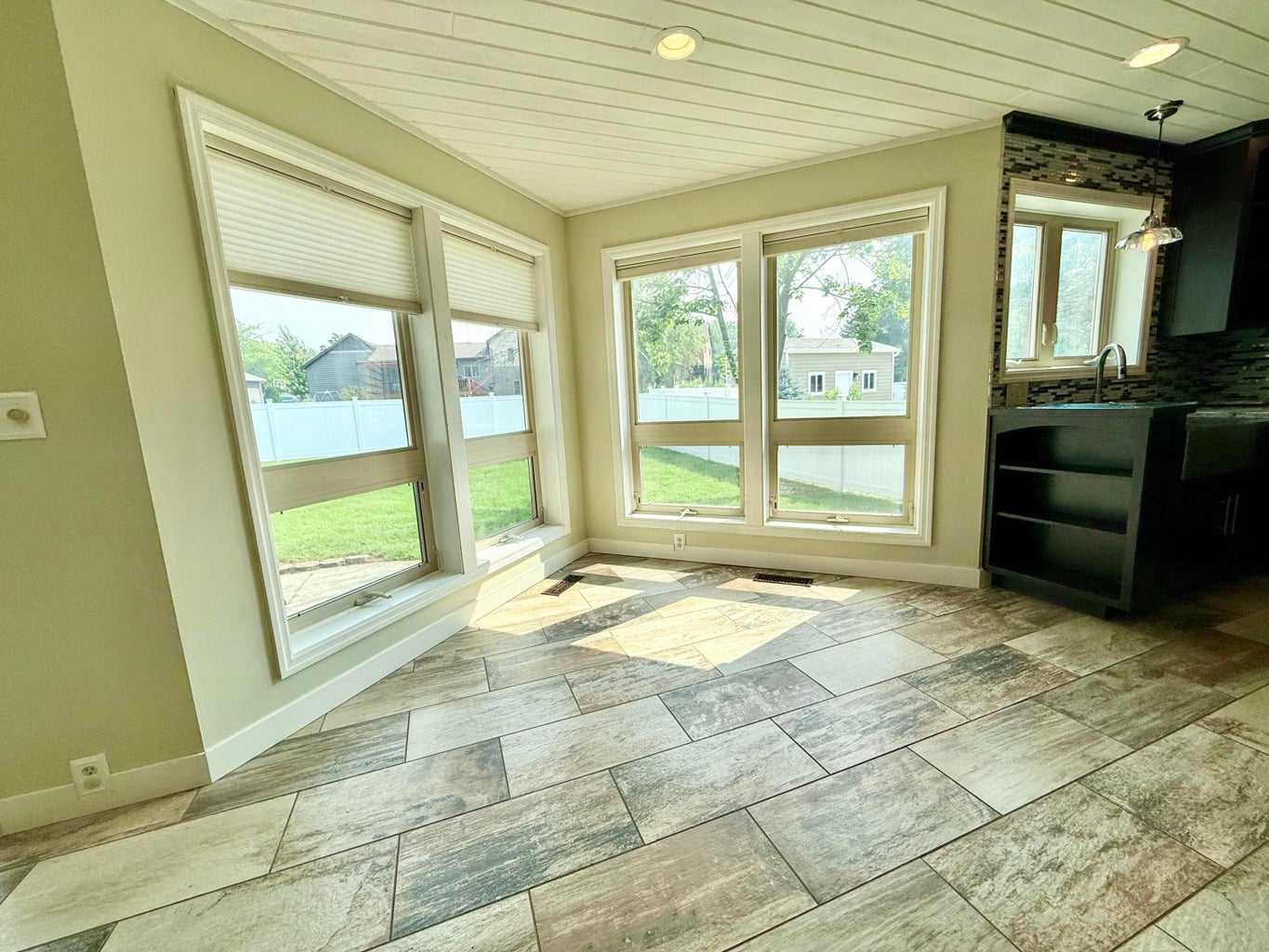 Brookings, South Dakota, 57006, United States, 6 Bedrooms Bedrooms, ,4 BathroomsBathrooms,Residential,For Sale,1909247