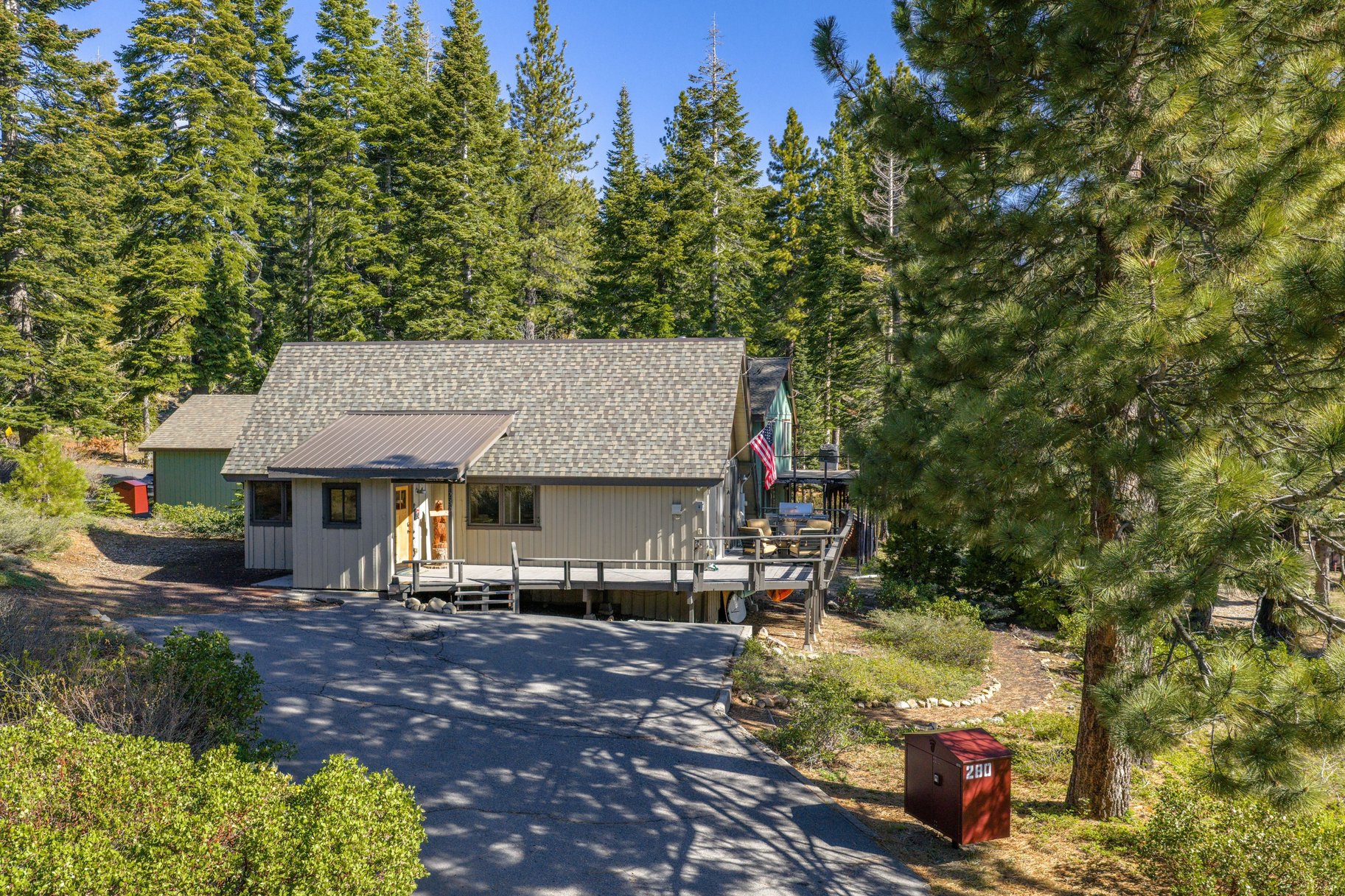  Skyland Chalet – West Shore Lake Tahoe Views with Private Pier & Buoy Access - 物件實景