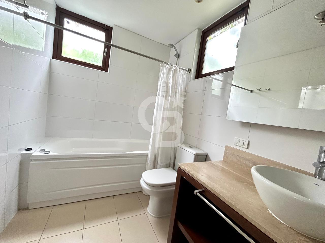 Lo Barnechea, Chile, 6 Bedrooms Bedrooms, ,5 BathroomsBathrooms,Residential,For Sale,1971656