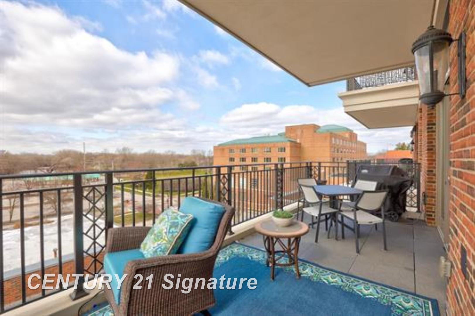 Midland, Michigan, 48640, United States, 2 Bedrooms Bedrooms, ,3 BathroomsBathrooms,Residential,For Sale,1937138