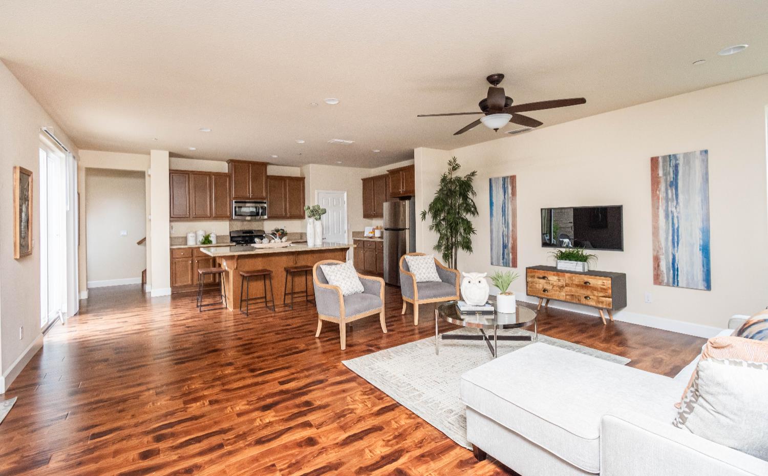 Folsom, California, 95630, United States, 4 Bedrooms Bedrooms, ,3 BathroomsBathrooms,Residential,For Sale,2000807