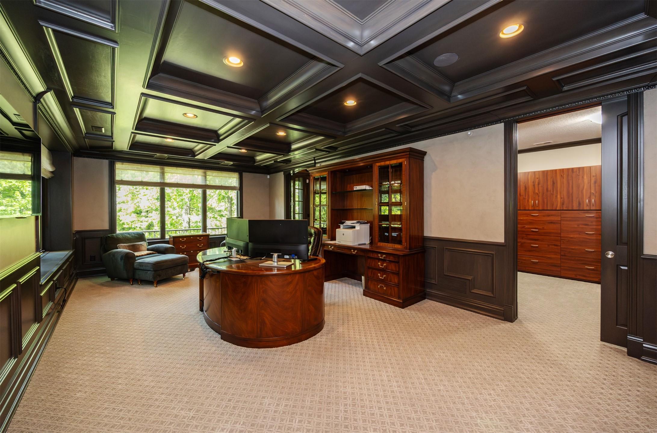 Urbandale, Iowa, 50323, United States, 4 Bedrooms Bedrooms, ,6 BathroomsBathrooms,Residential,For Sale,1980001