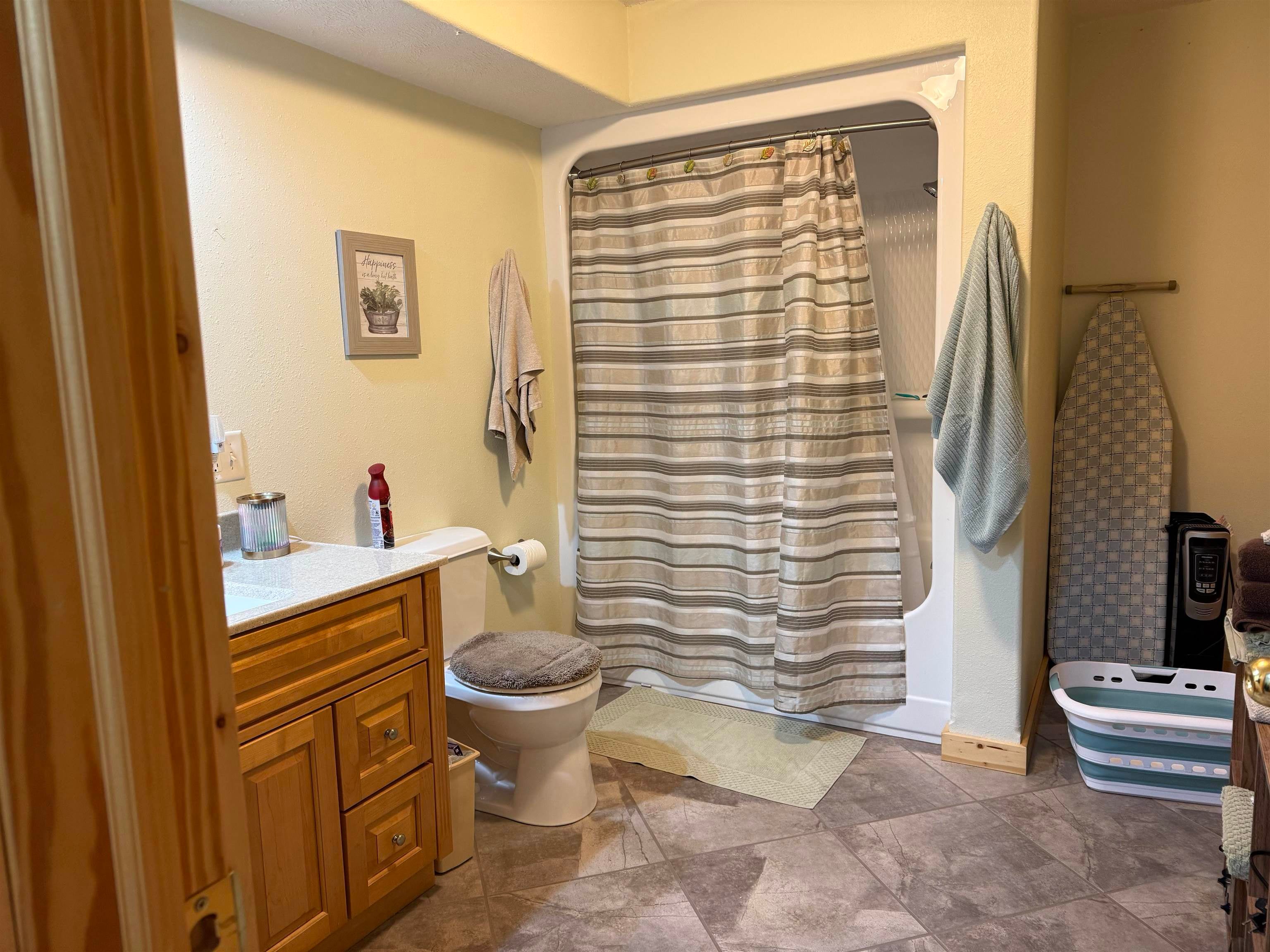 NORTH PLATTE, Nebraska, 69101, United States, 3 Bedrooms Bedrooms, ,3 BathroomsBathrooms,Residential,For Sale,1960971