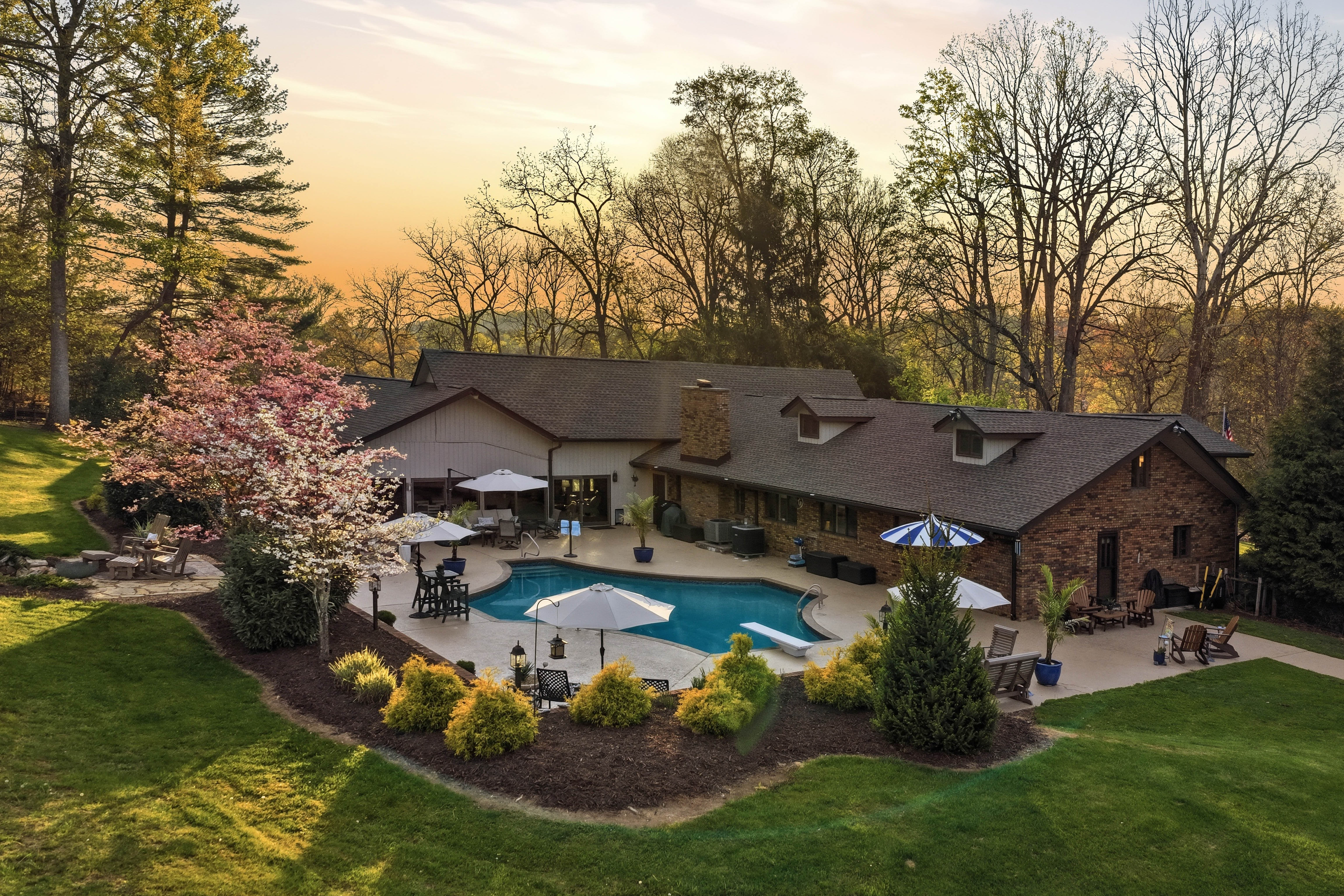  4953 Weaver Pike, Bluff City, TN 37618 - 物件實景