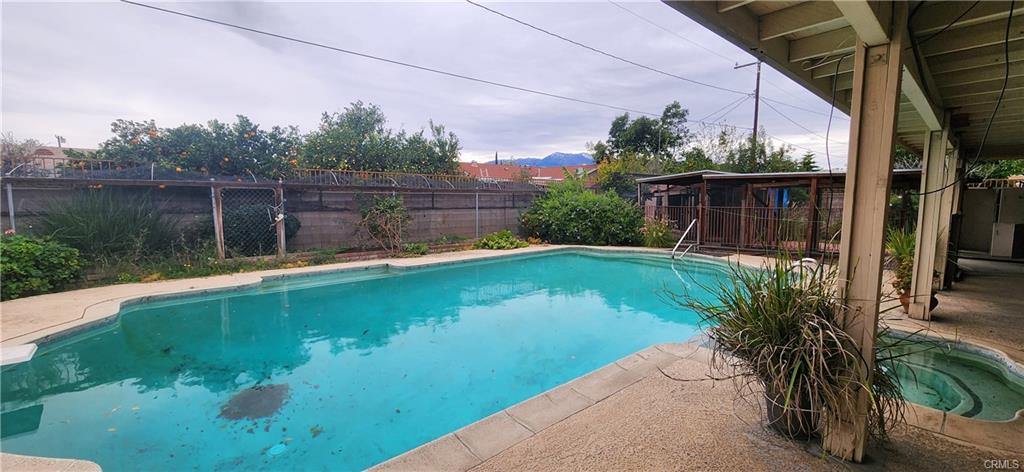 Bloomington, California, 92316, United States, 5 Bedrooms Bedrooms, ,2 BathroomsBathrooms,Residential,For Sale,2008810