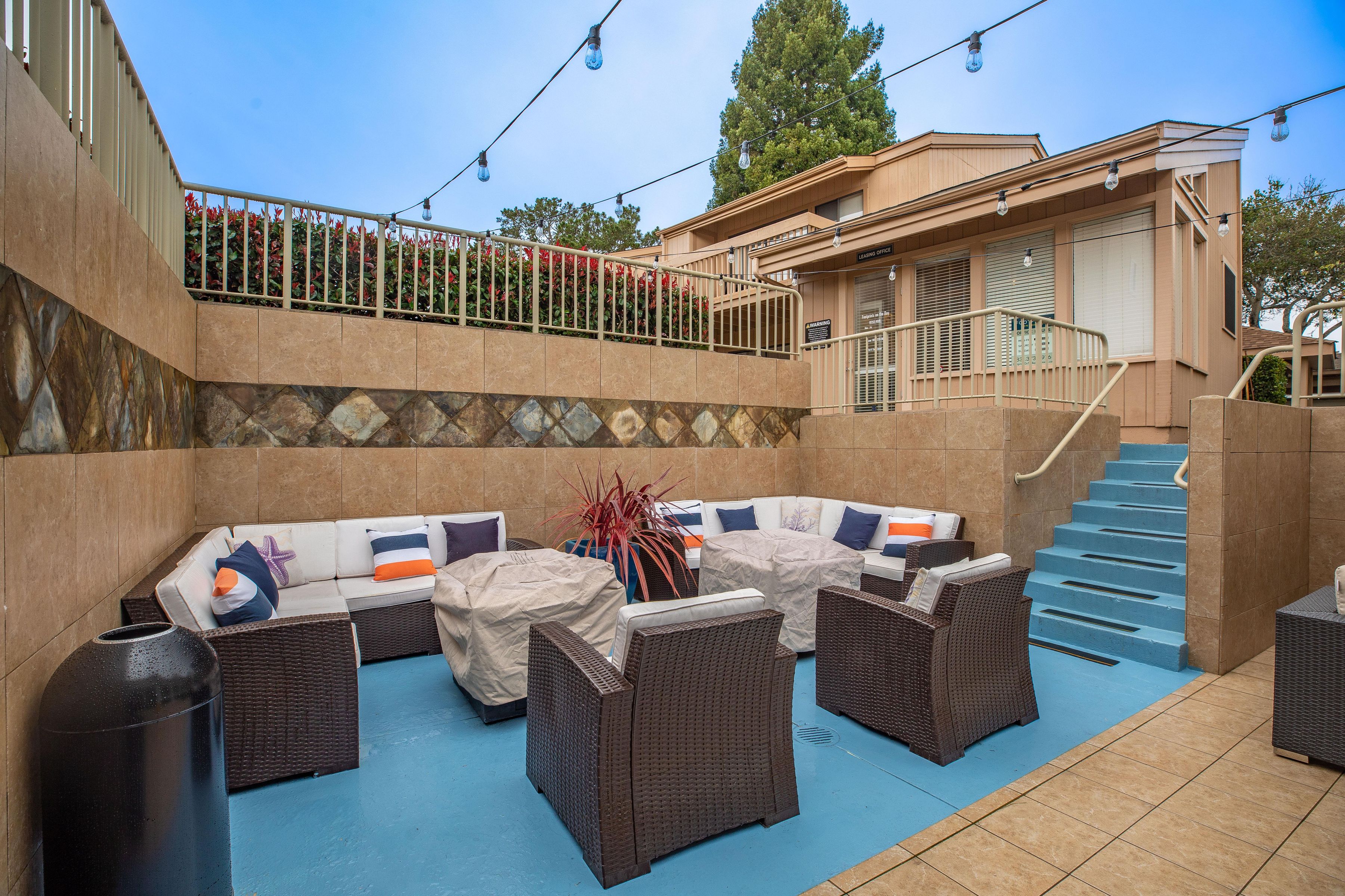  300 Glenwood Circle - 物件實景