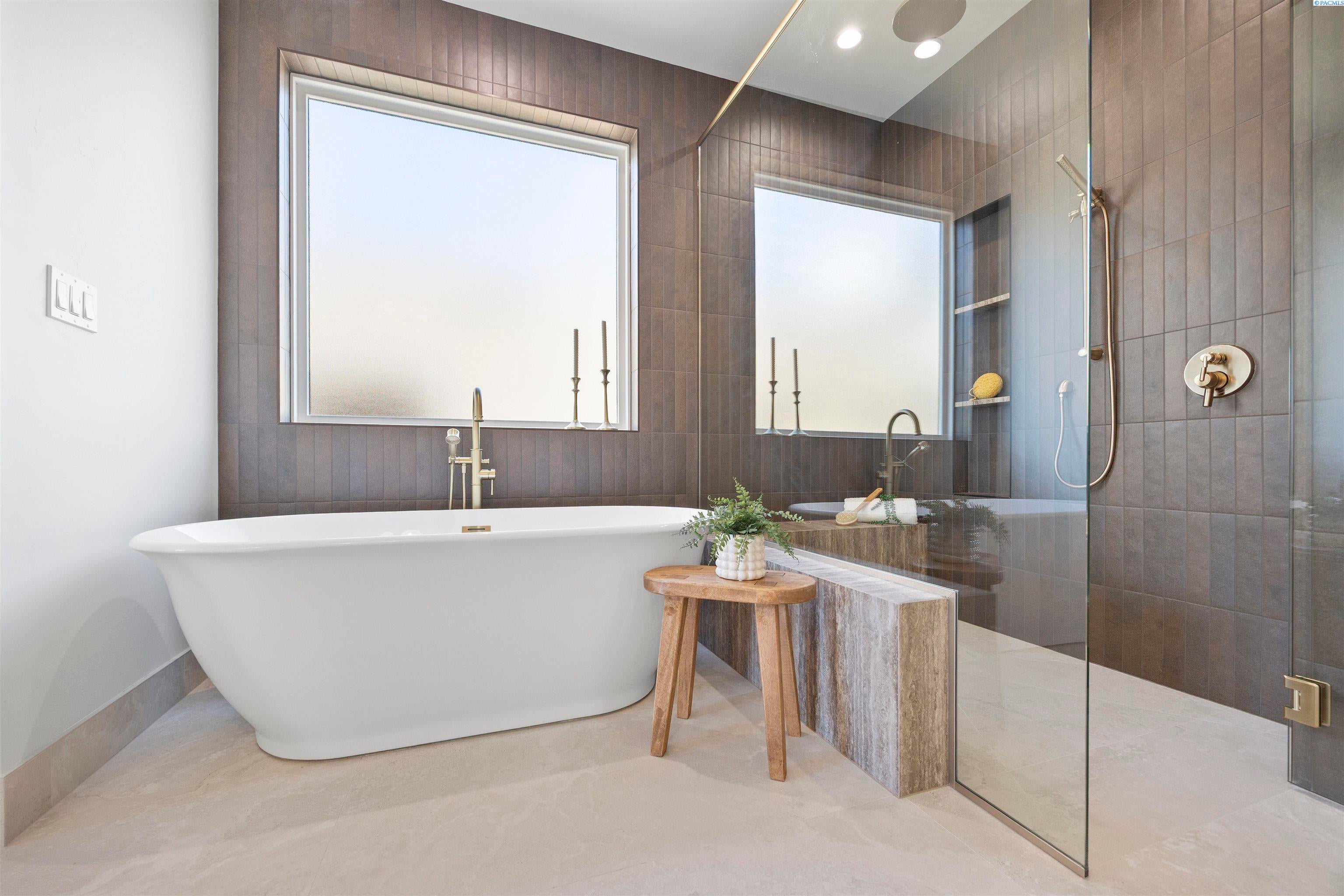 Richland, Washington, 99352, United States, 4 Bedrooms Bedrooms, ,3 BathroomsBathrooms,Residential,For Sale,2048138
